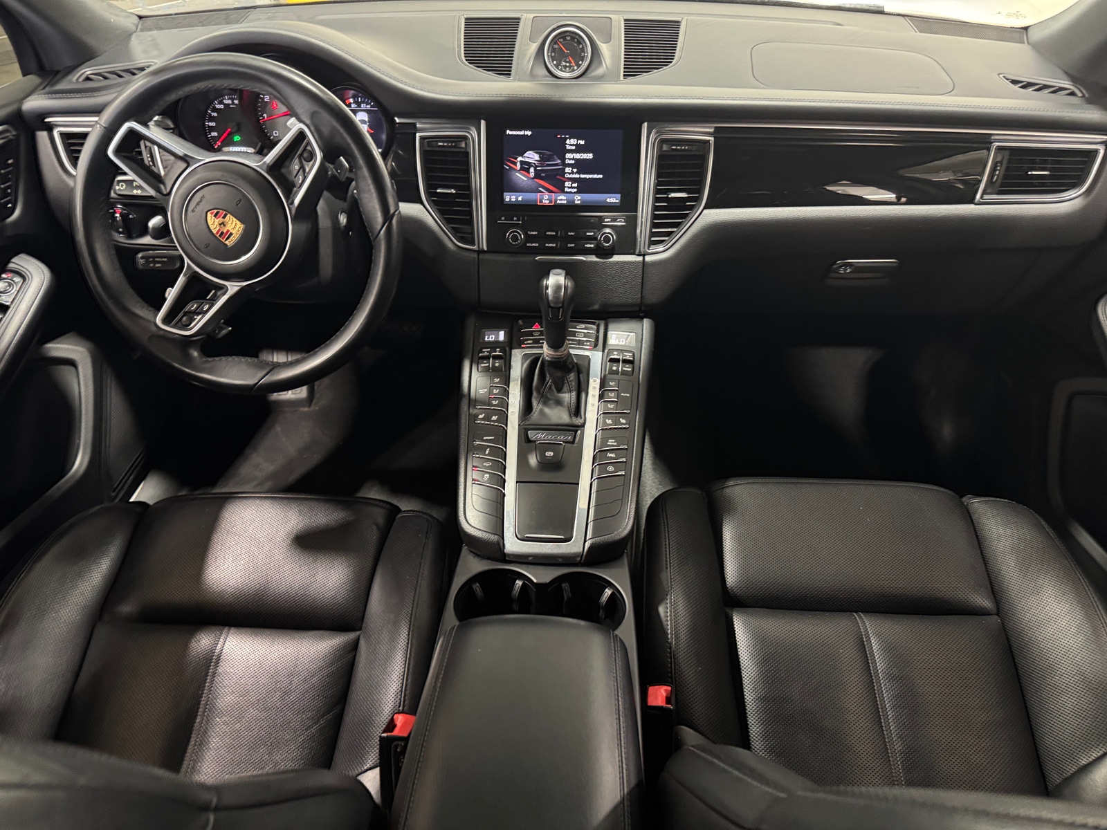 Thumbnail: 2018 Porsche Macan - 3