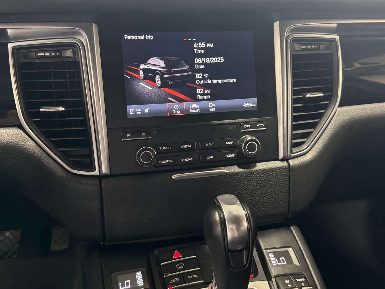 Thumbnail: 2018 Porsche Macan - 4