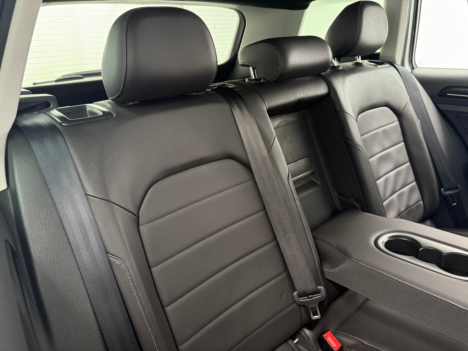 Thumbnail: 2015 Volkswagen e-Golf - 5