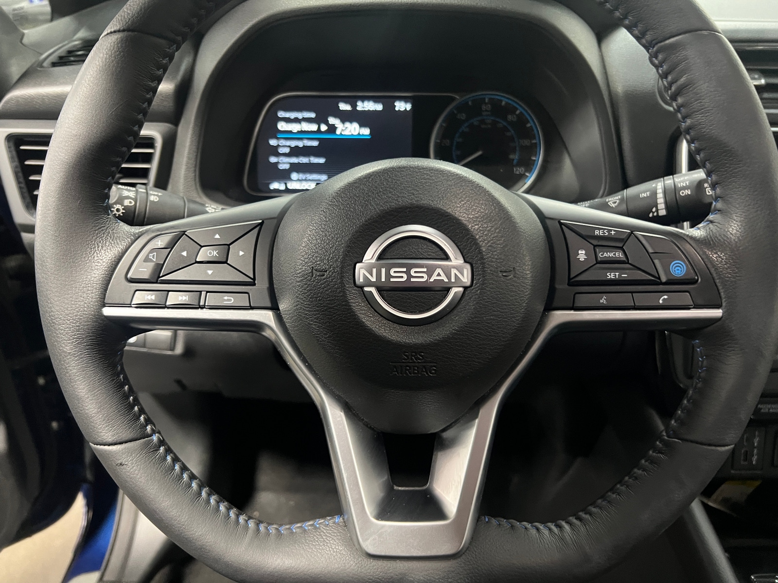 Thumbnail: 2023 Nissan Leaf - 5