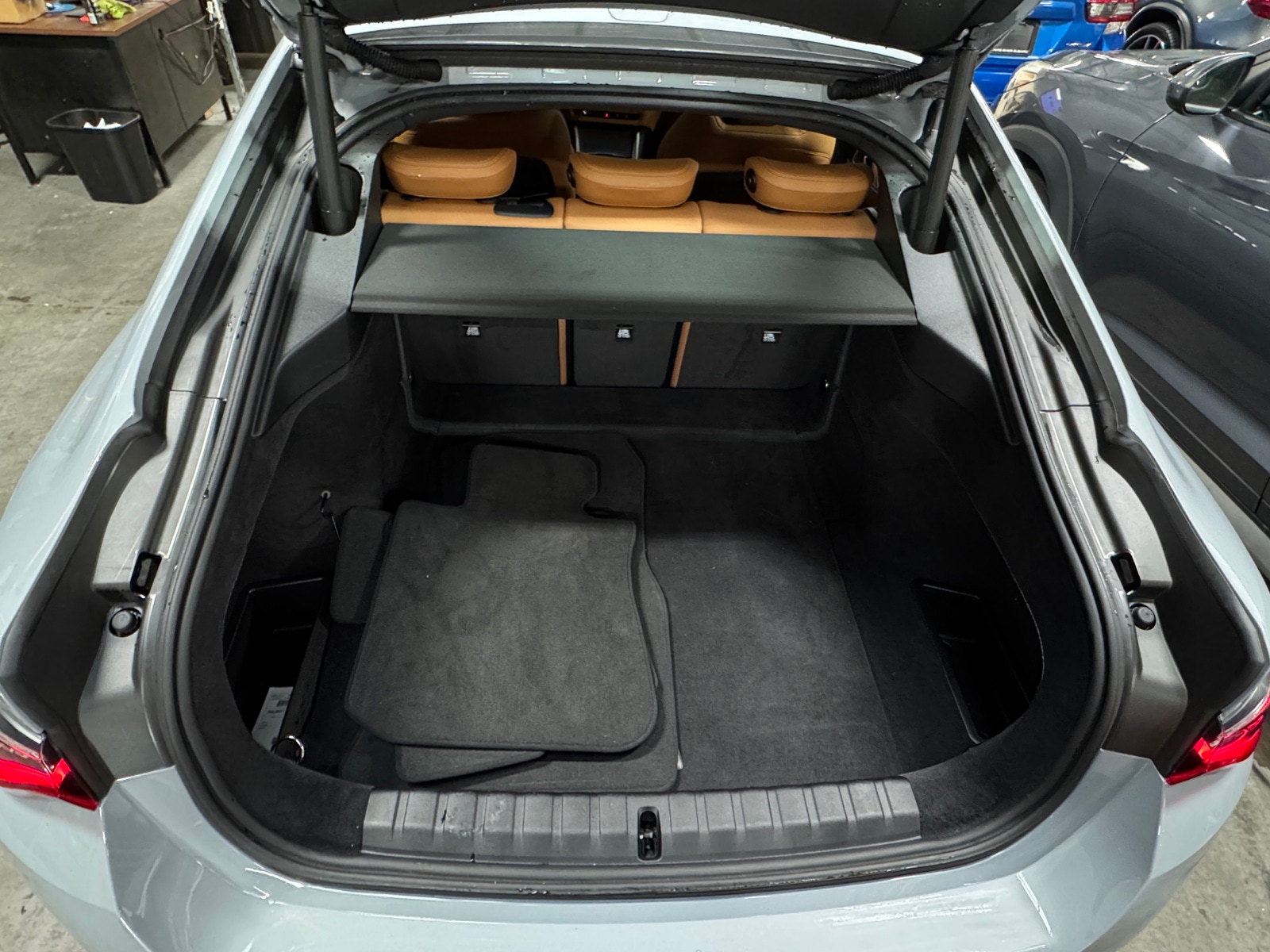 Thumbnail: 2025 BMW i4 - 6