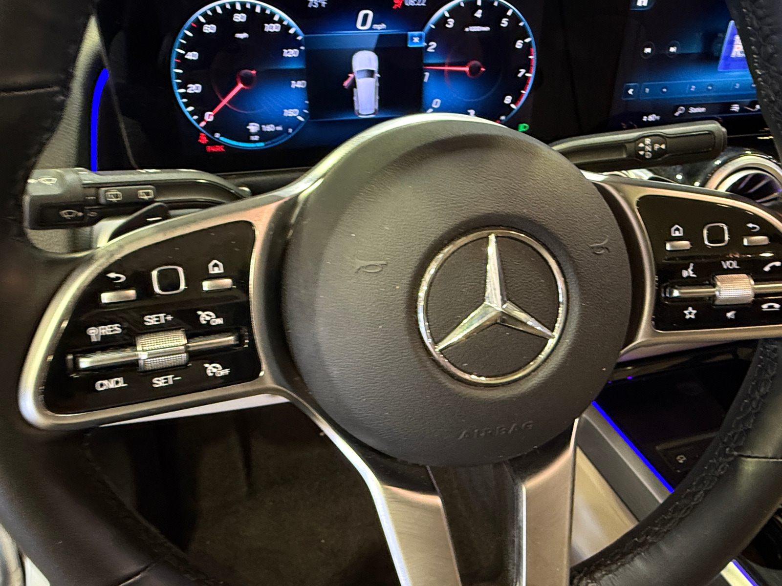 Thumbnail: 2023 Mercedes-Benz GLB - 3