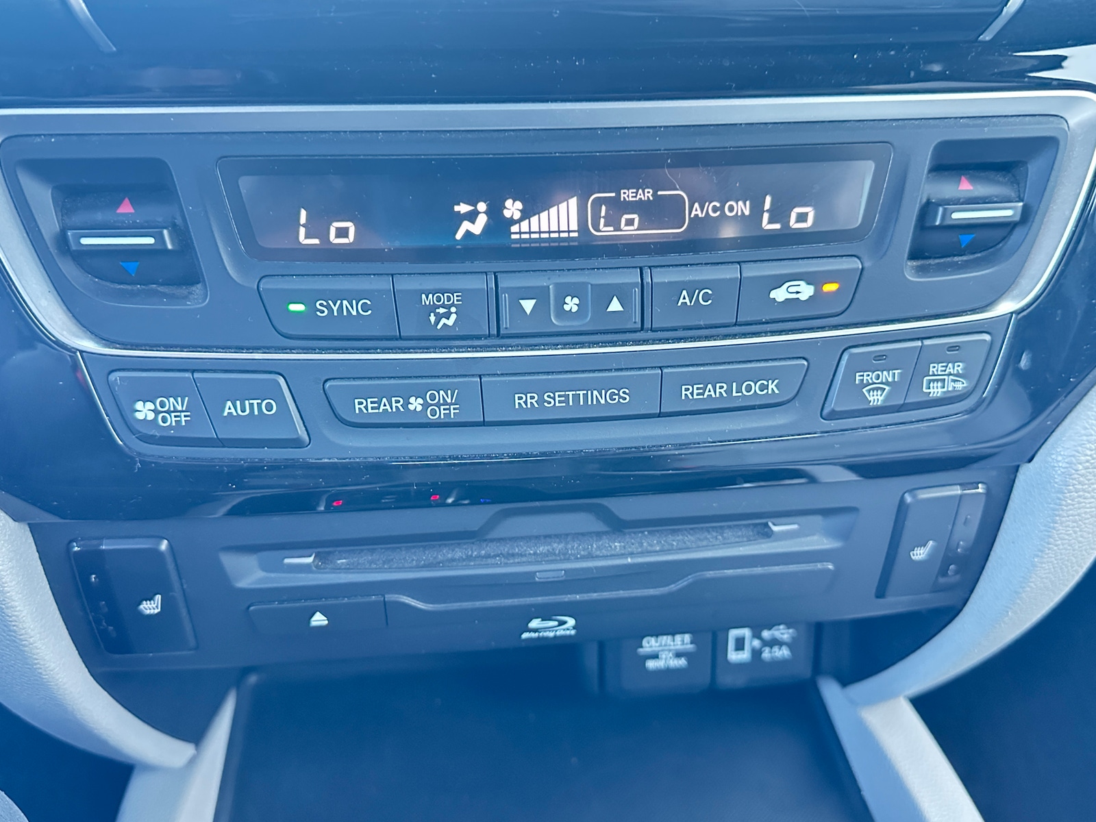 Thumbnail: 2020 Honda Pilot - 3