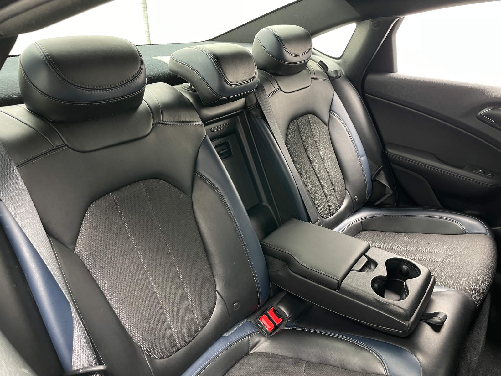 Thumbnail: 2016 Chrysler 200 - 5