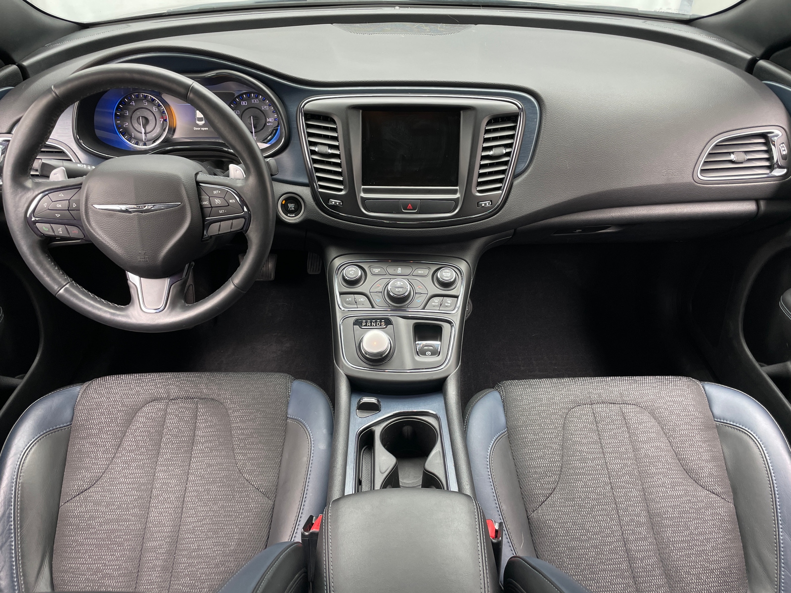 Thumbnail: 2016 Chrysler 200 - 2
