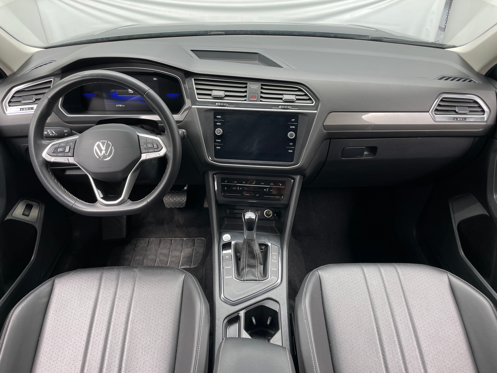 Thumbnail: 2024 Volkswagen Tiguan - 2