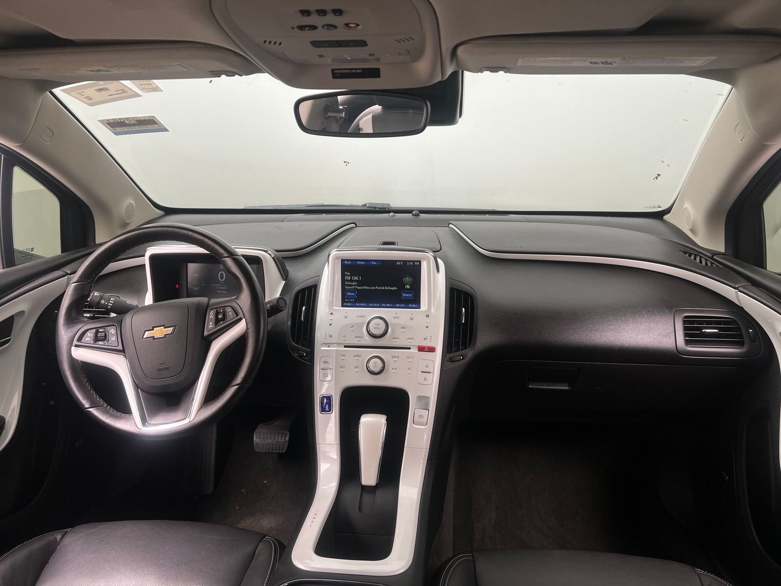 Thumbnail: 2013 Chevrolet Volt - 3