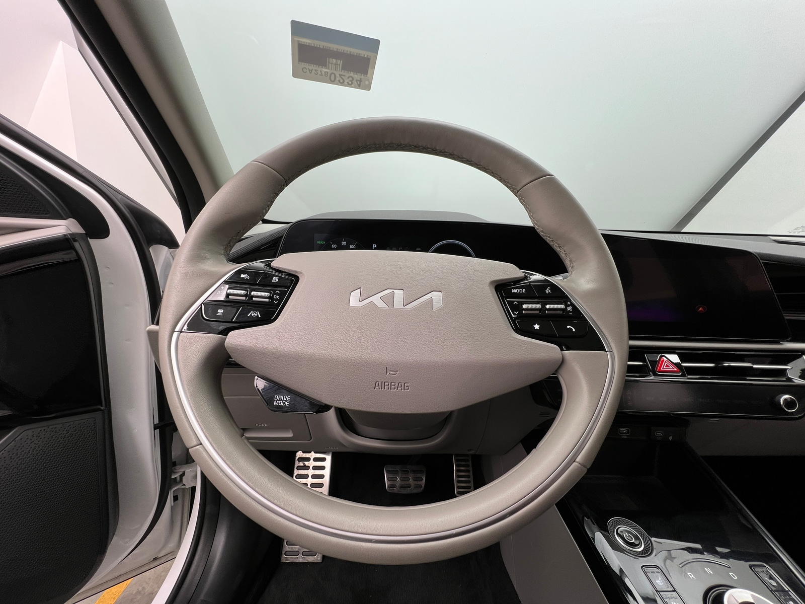 Thumbnail: 2023 Kia Niro - 4