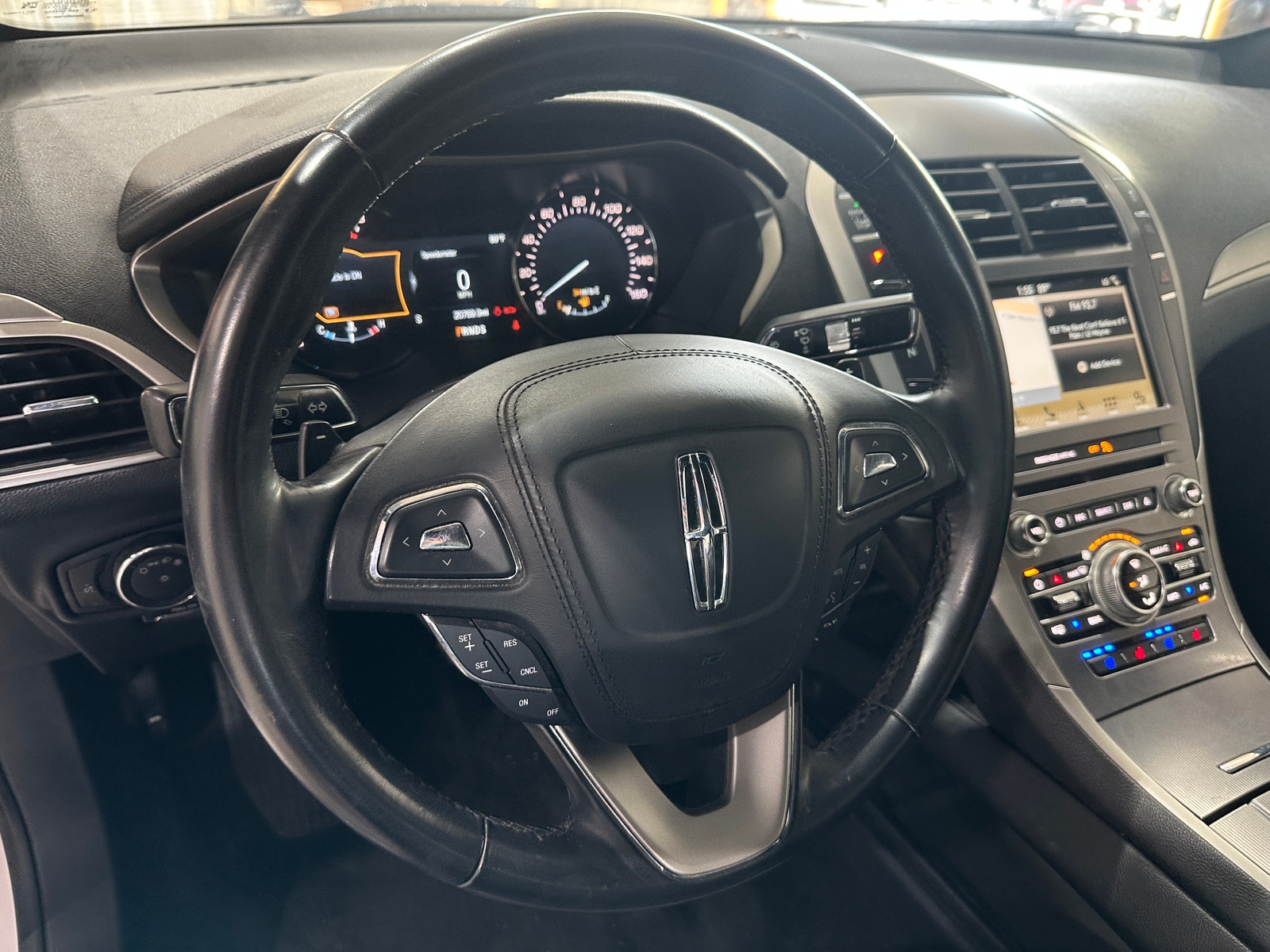 Thumbnail: 2017 Lincoln MKZ - 4