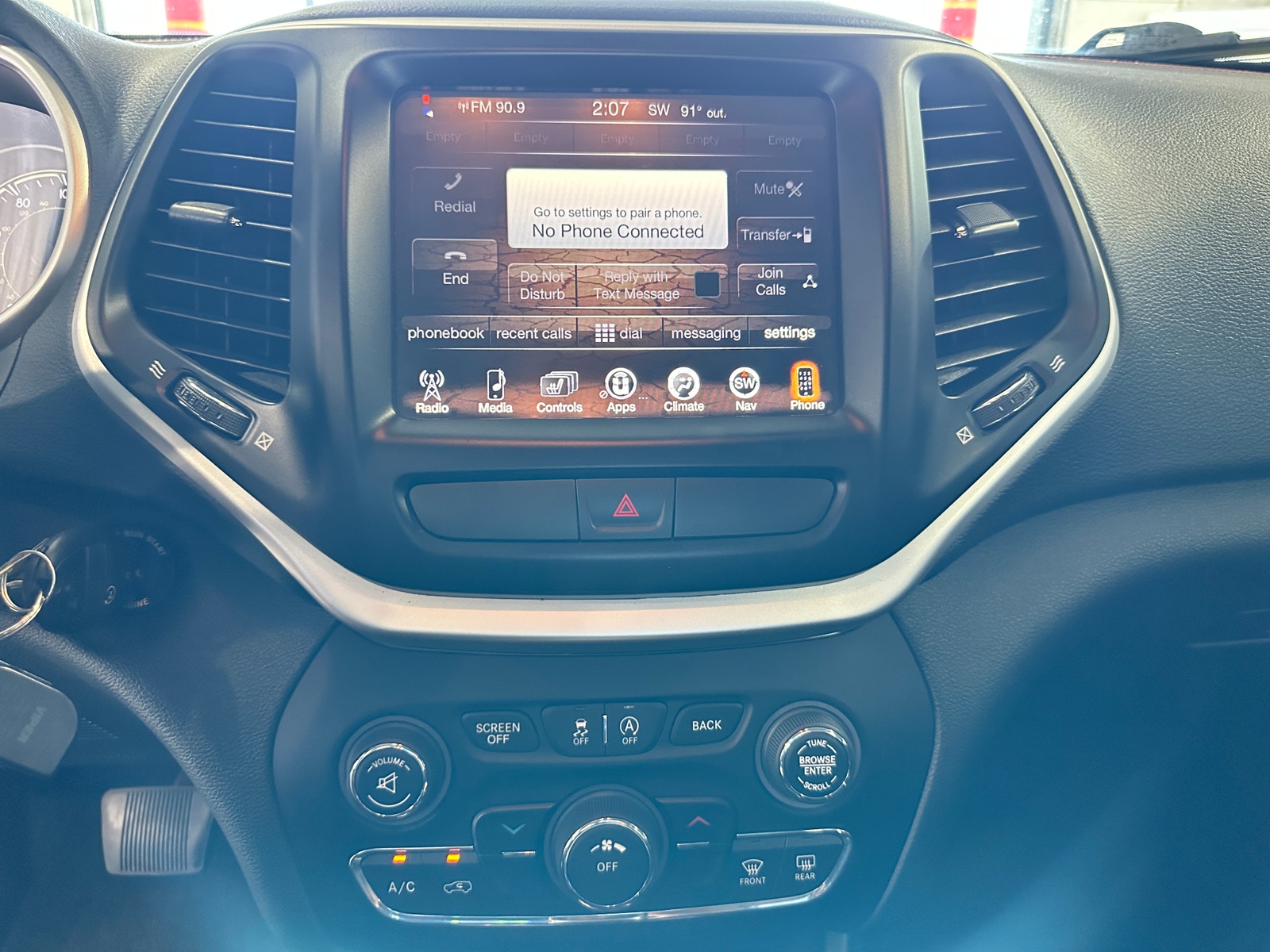 Thumbnail: 2016 Jeep Cherokee - 4
