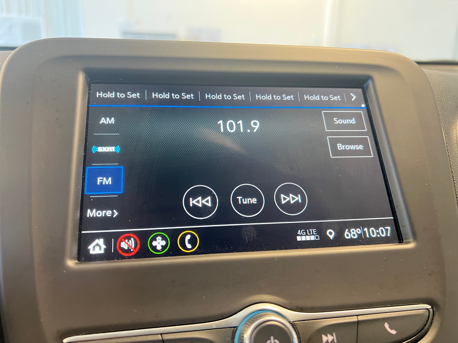 Thumbnail: 2019 Chevrolet Equinox - 4