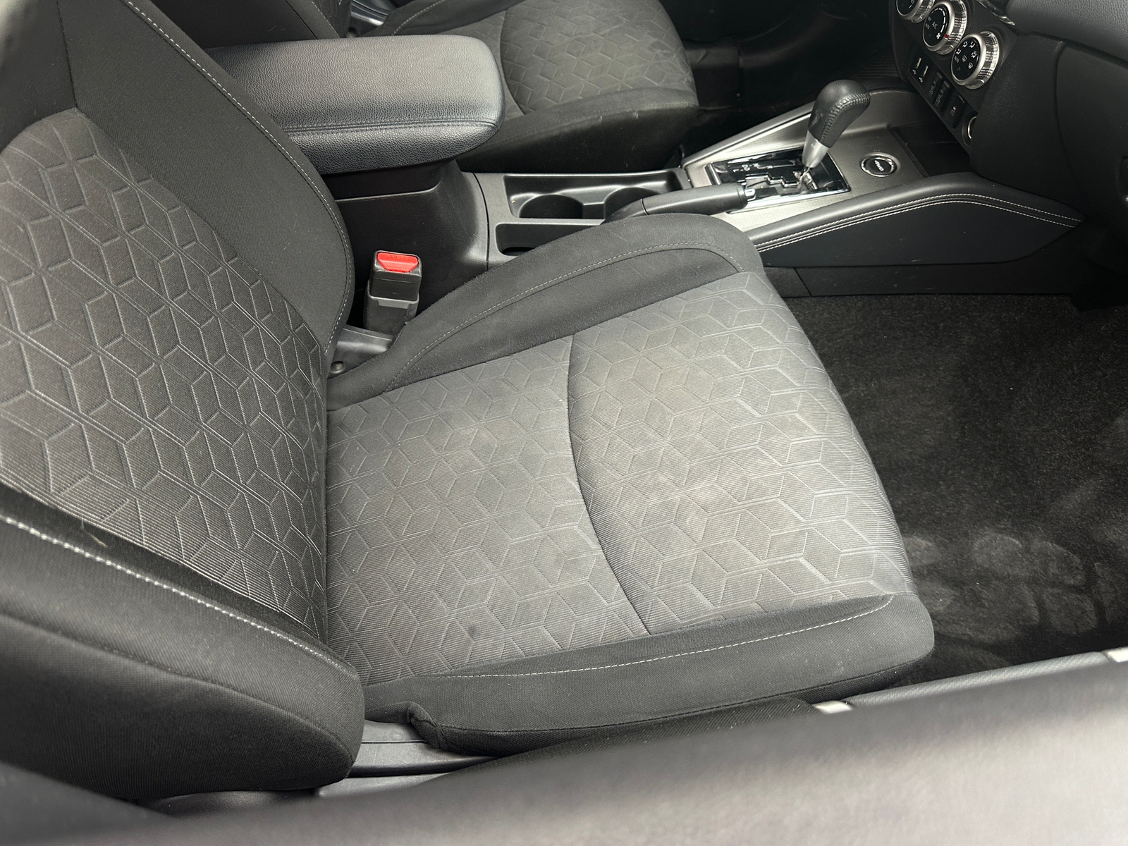 Thumbnail: 2020 Mitsubishi Outlander Sport - 2