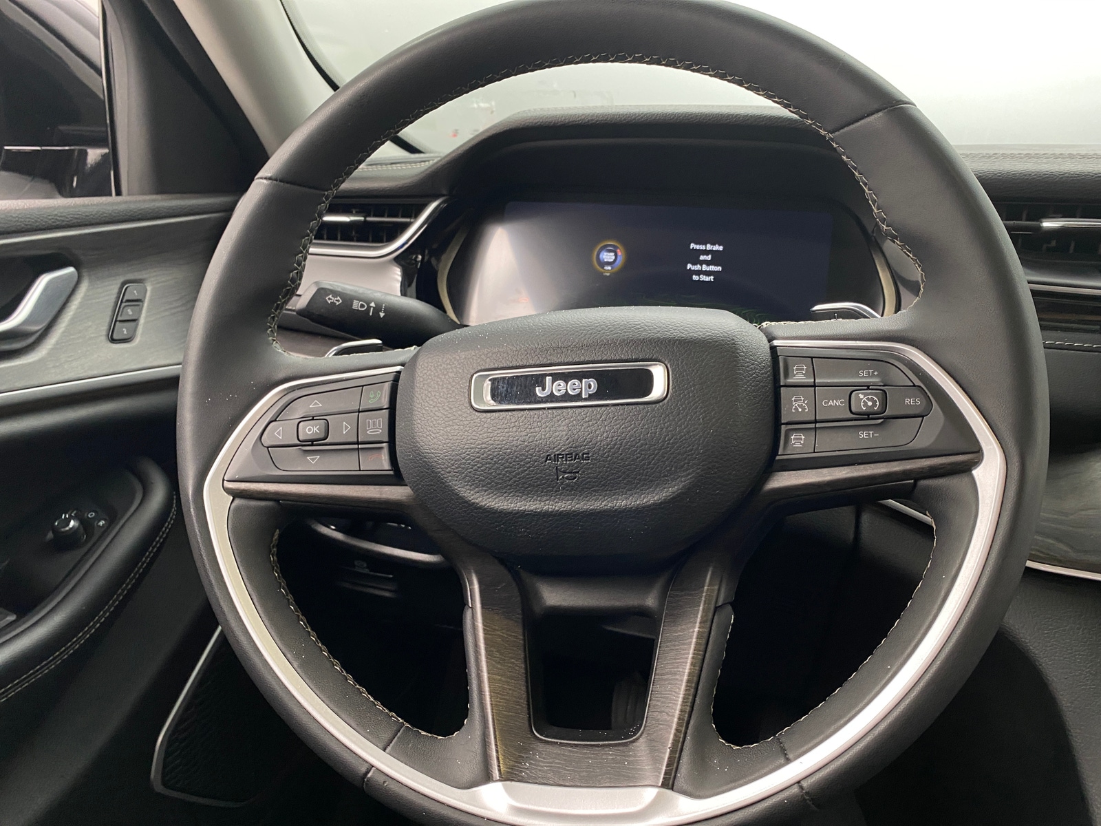 Thumbnail: 2023 Jeep Grand Cherokee - 4