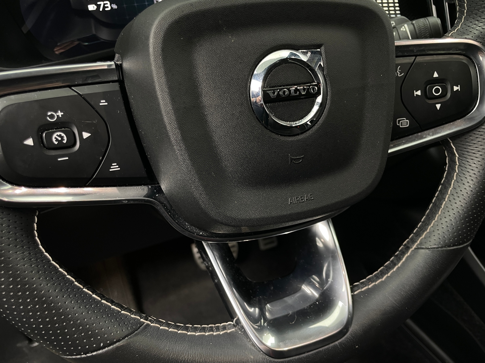 Thumbnail: 2021 Volvo XC40 - 4