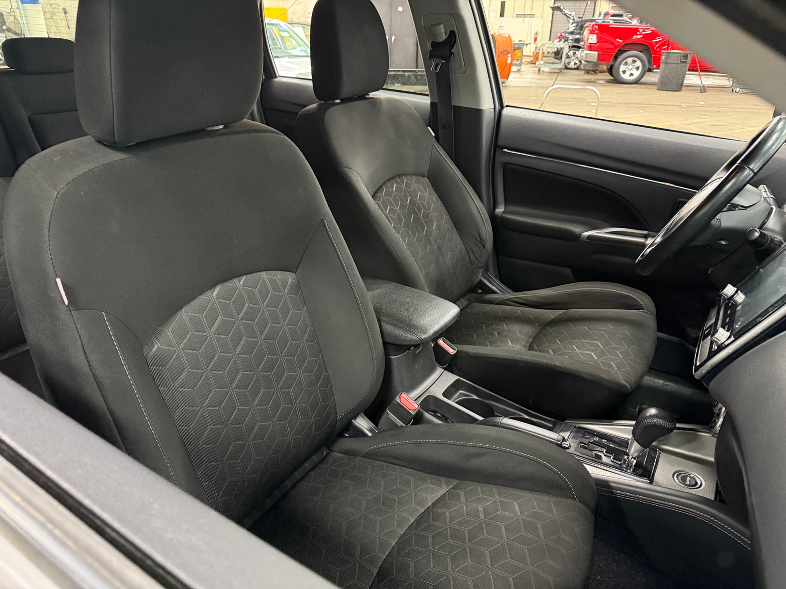 Thumbnail: 2020 Mitsubishi Outlander Sport - 2