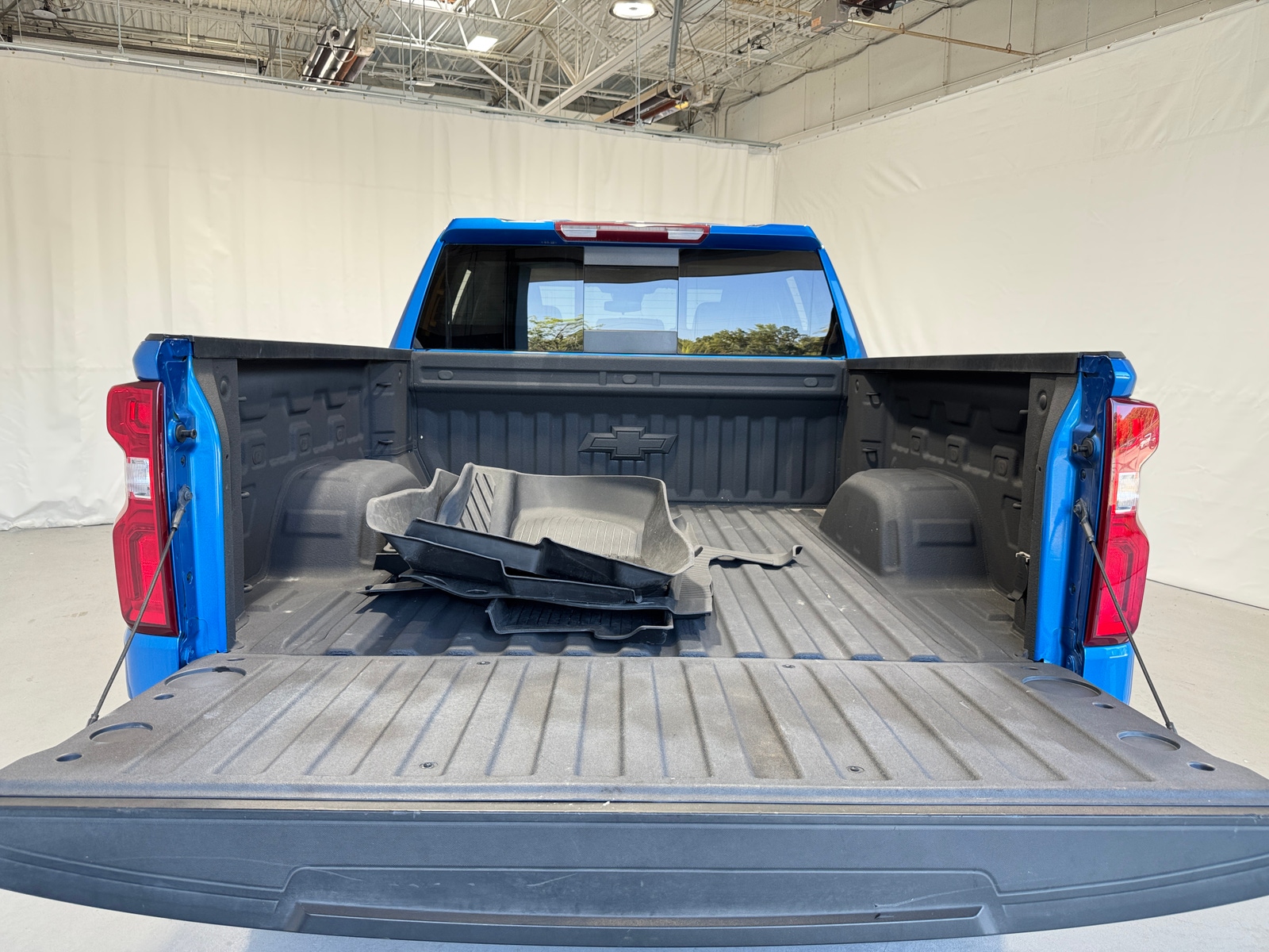 Thumbnail: 2023 Chevrolet Silverado 1500 - 6
