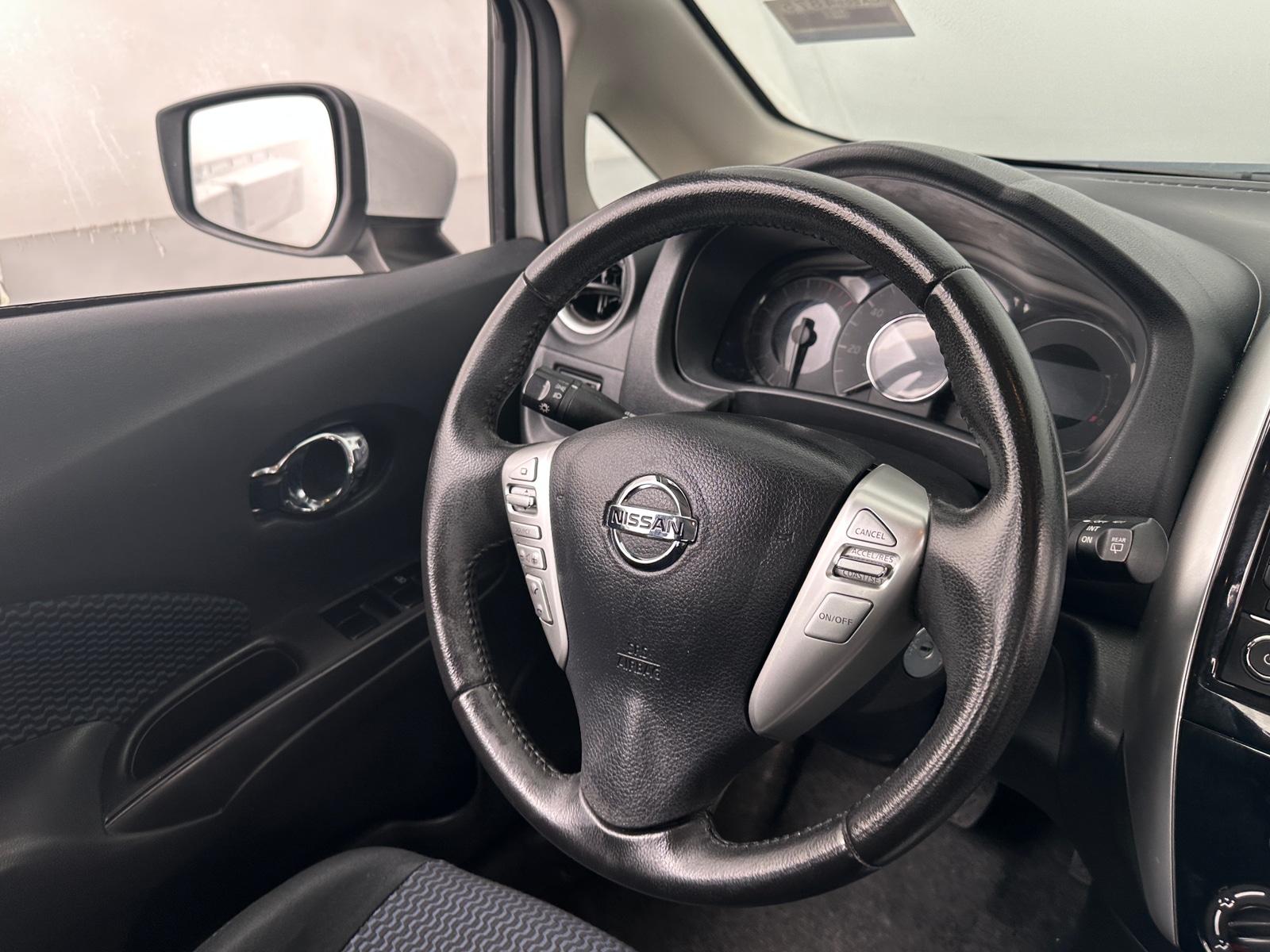 Thumbnail: 2017 Nissan Versa Note - 5