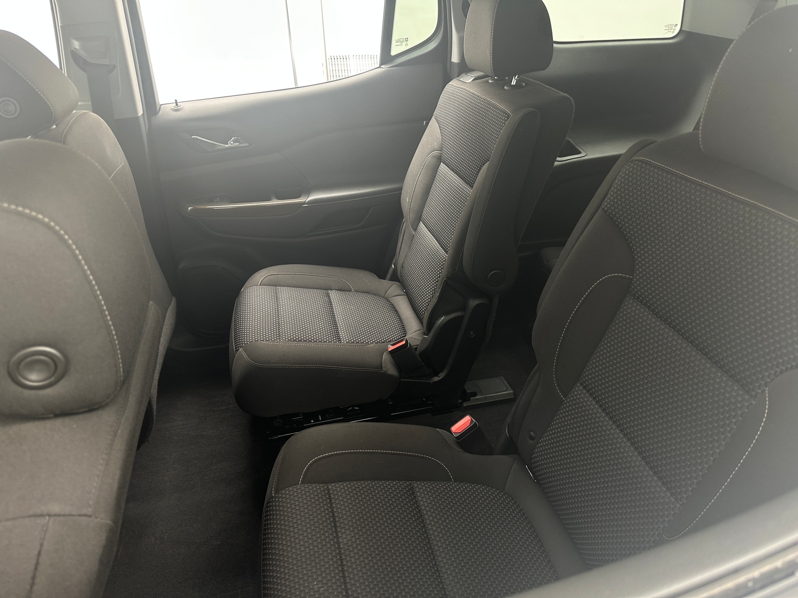Thumbnail: 2023 GMC Acadia - 6