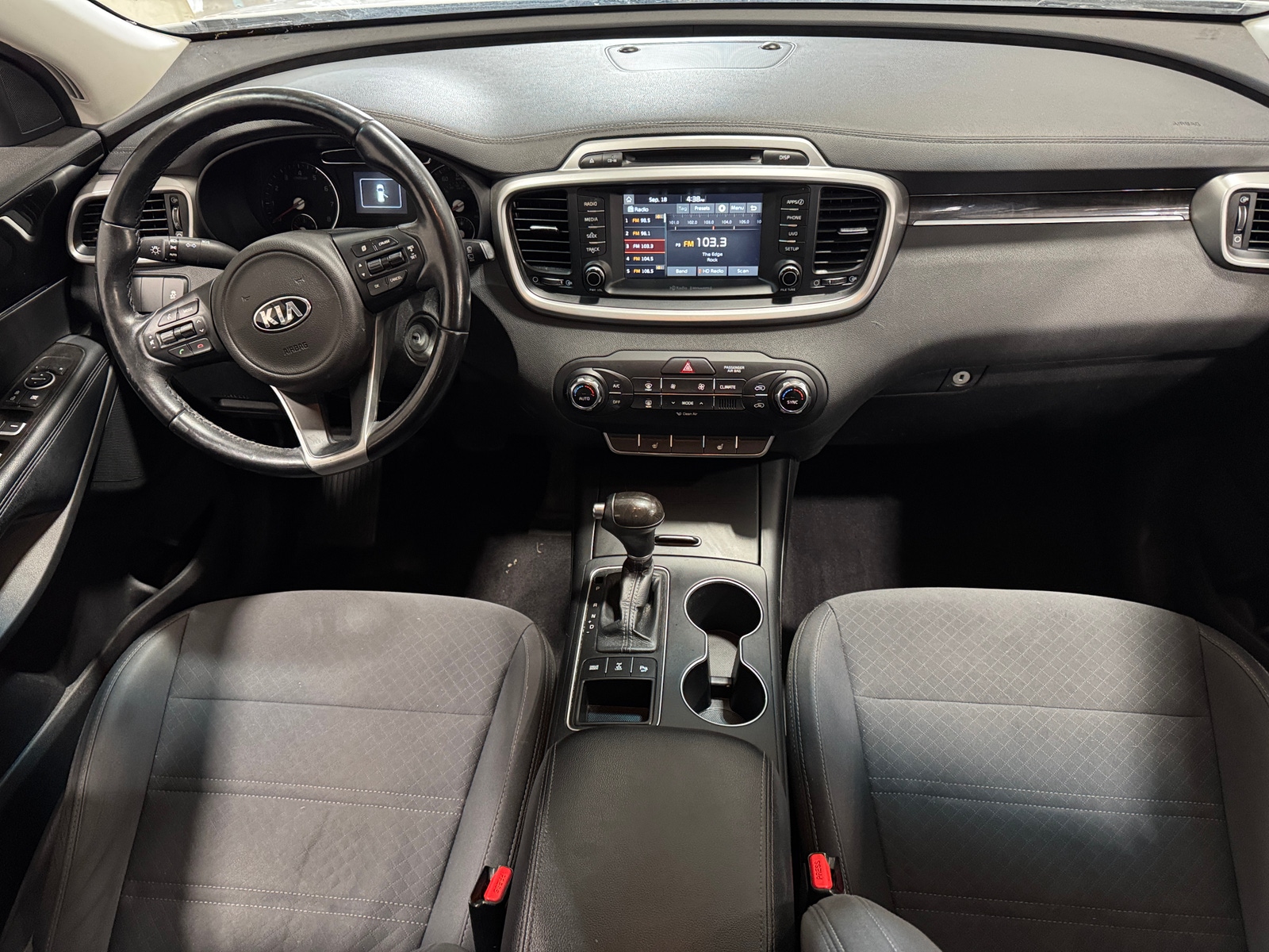 Thumbnail: 2017 Kia Sorento - 3