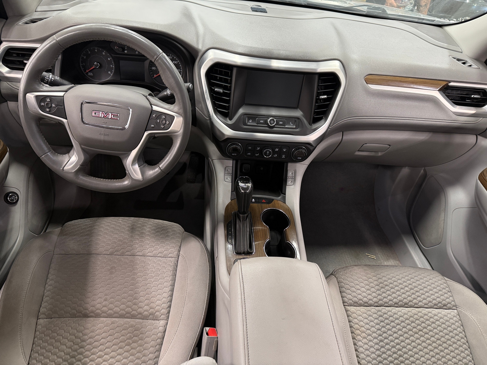 Thumbnail: 2017 GMC Acadia - 3