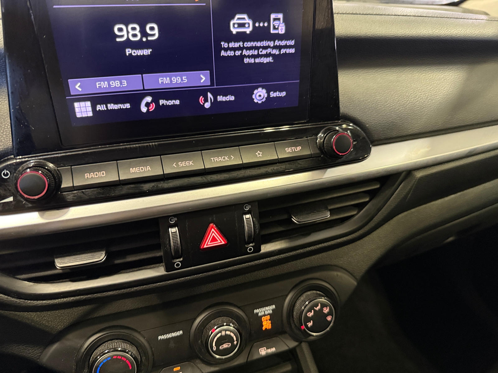 Thumbnail: 2023 Kia Forte - 4