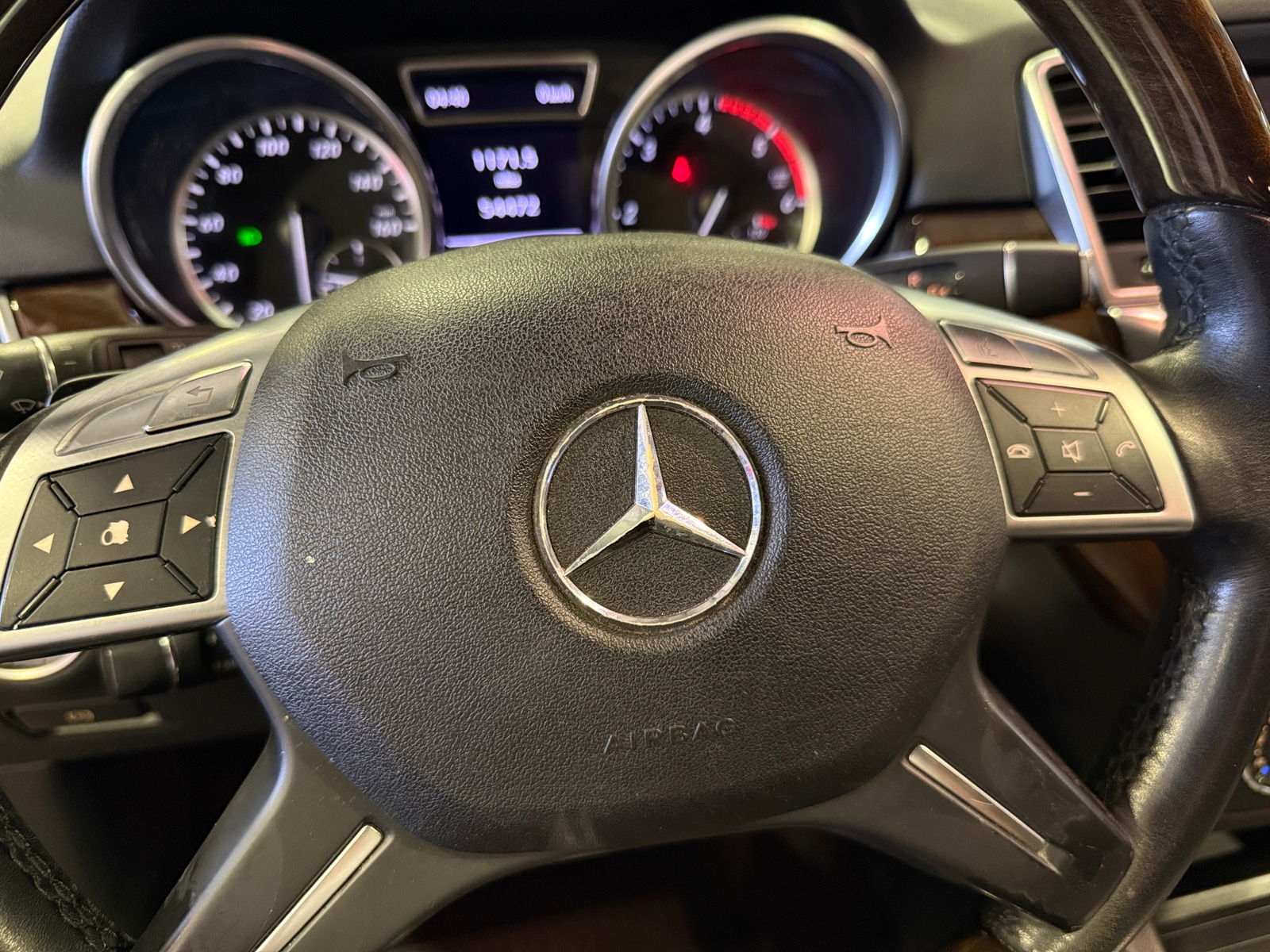 Thumbnail: 2012 Mercedes-Benz M-Class - 4