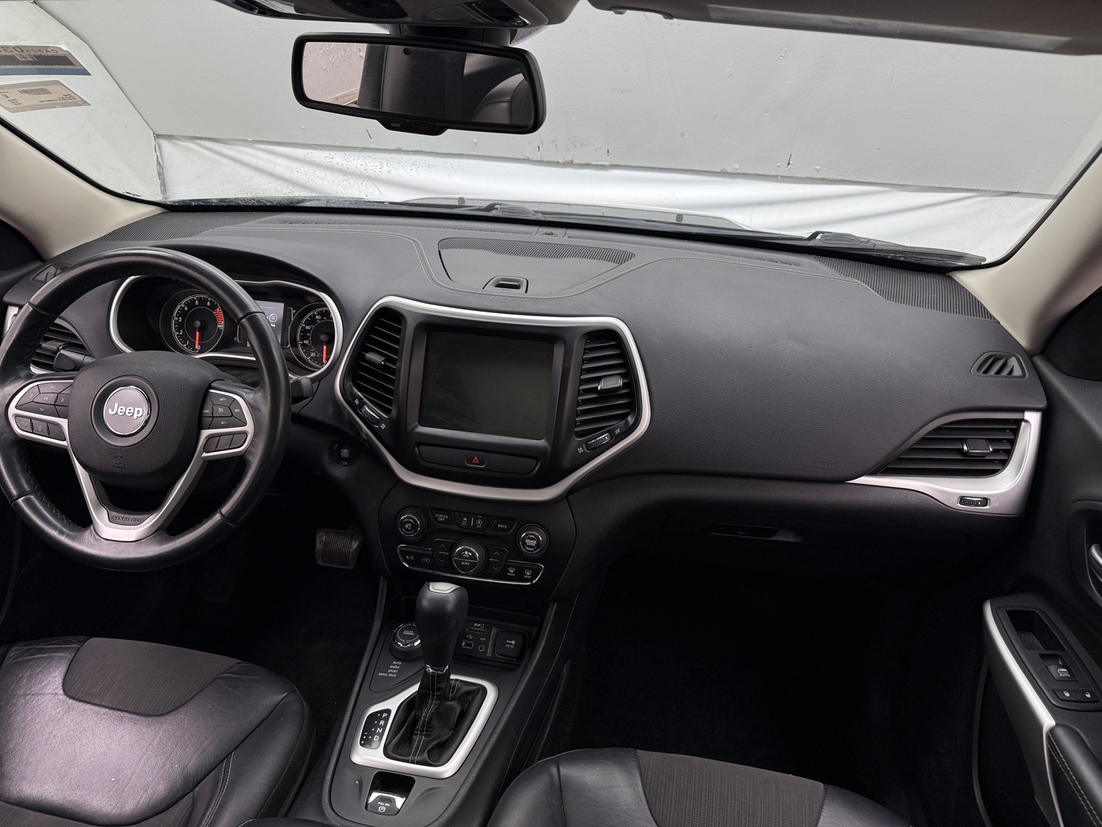 Thumbnail: 2018 Jeep Cherokee - 3