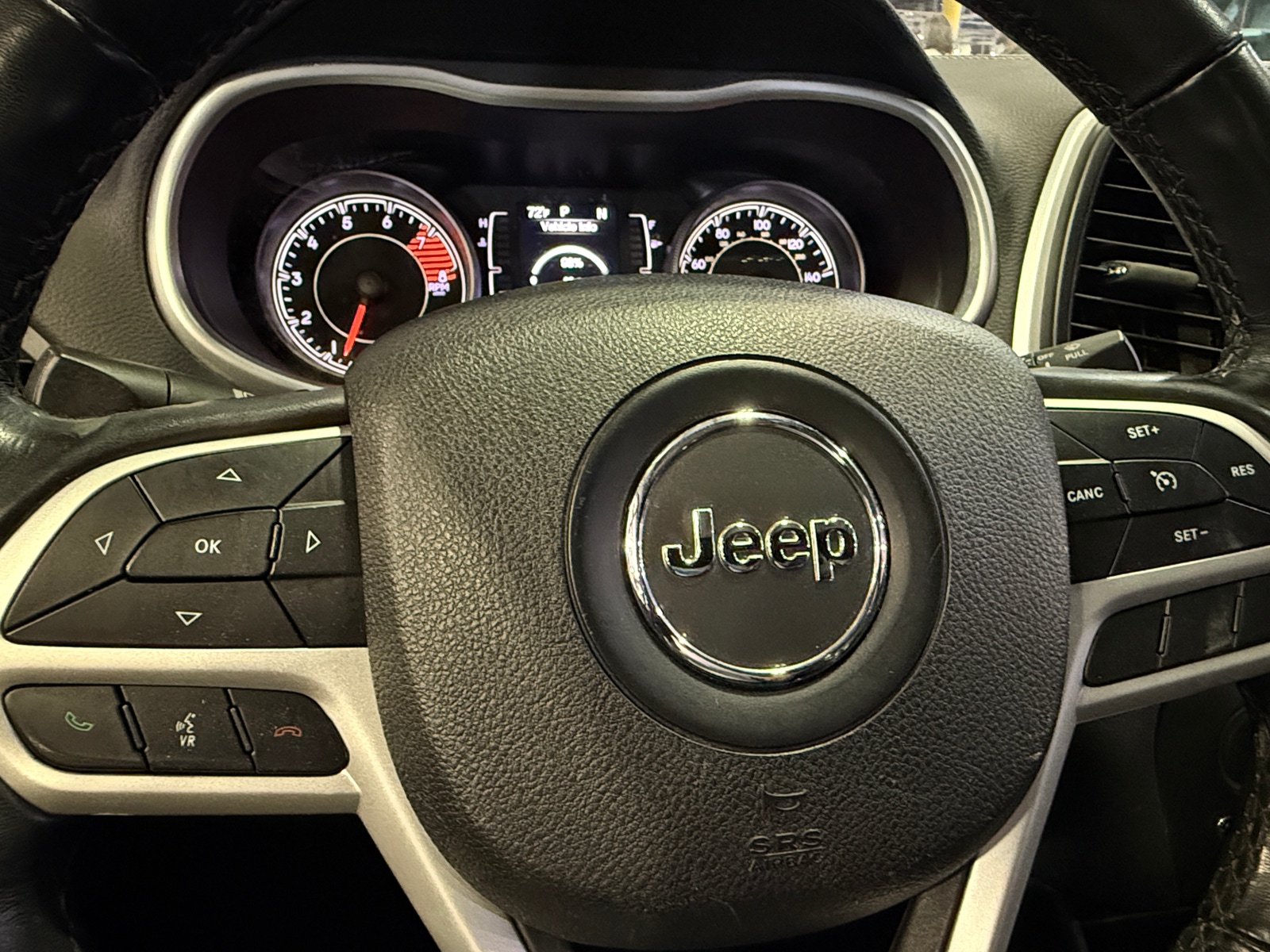 Thumbnail: 2018 Jeep Cherokee - 5