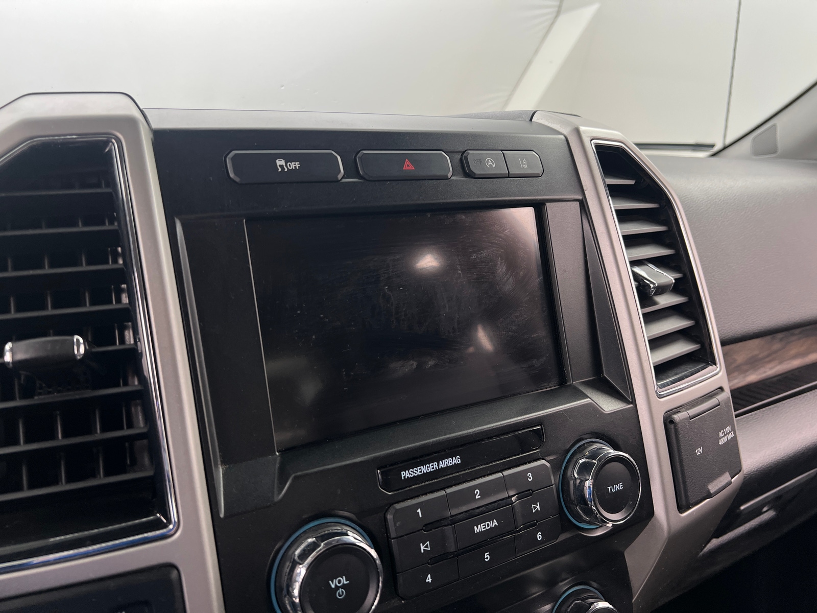 Thumbnail: 2020 Ford Econoline - 3
