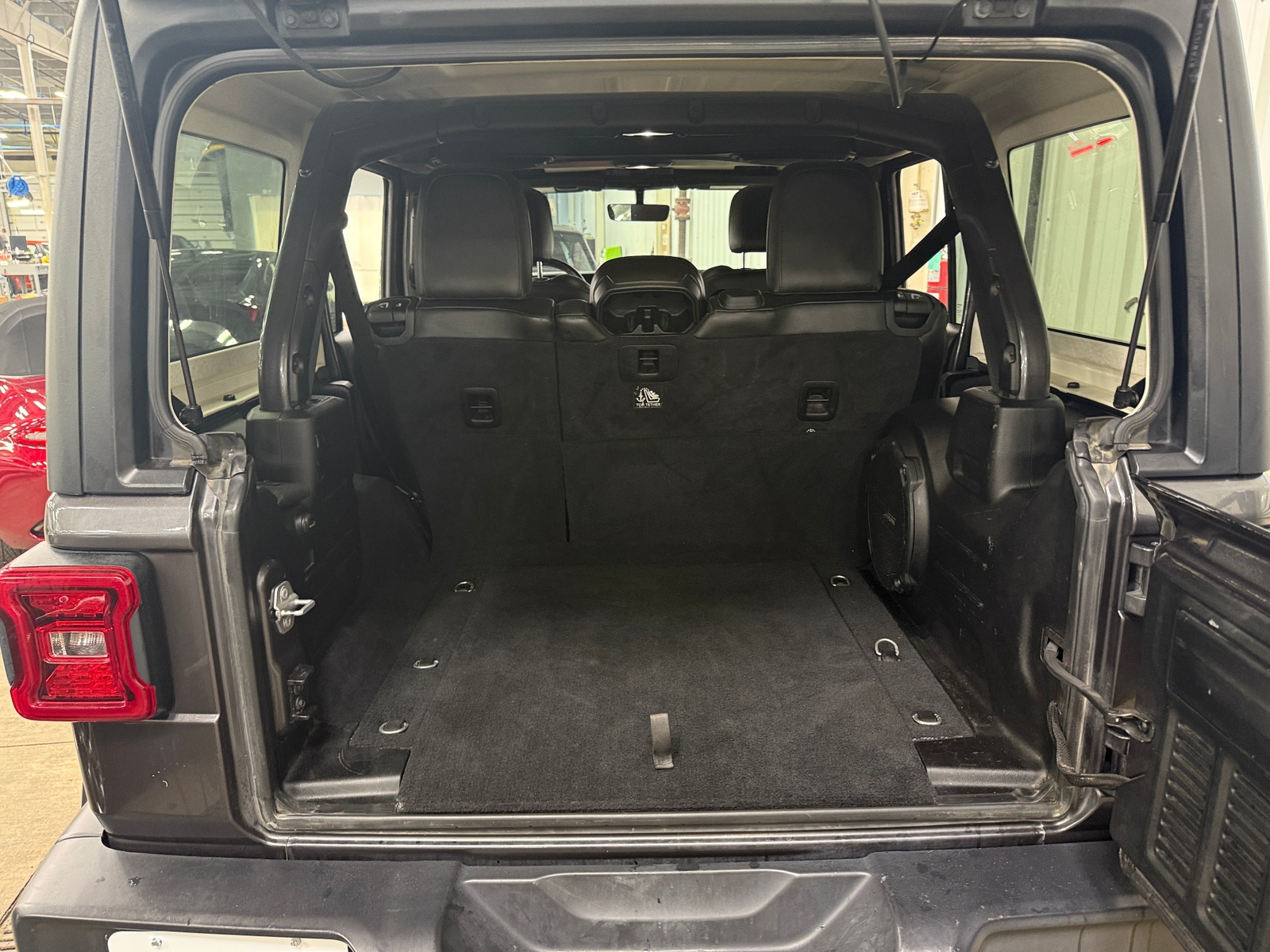 Thumbnail: 2018 Jeep Wrangler - 6