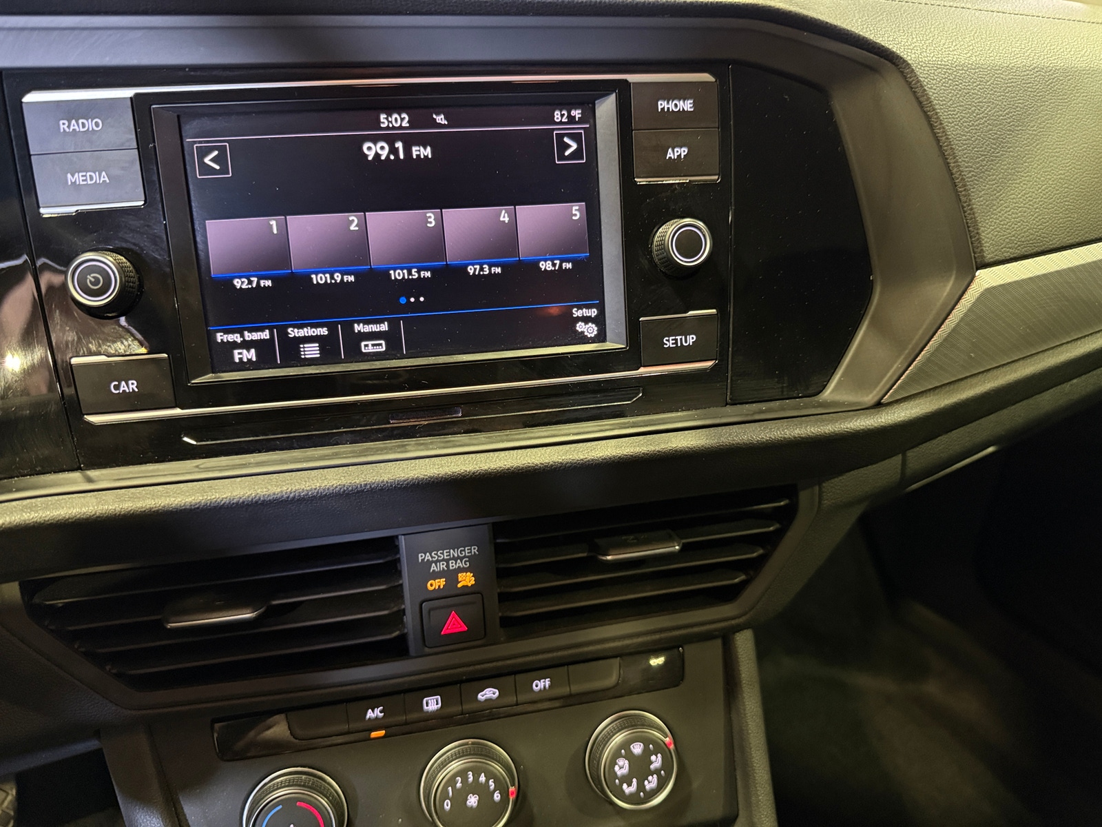 Thumbnail: 2019 Volkswagen Jetta - 4