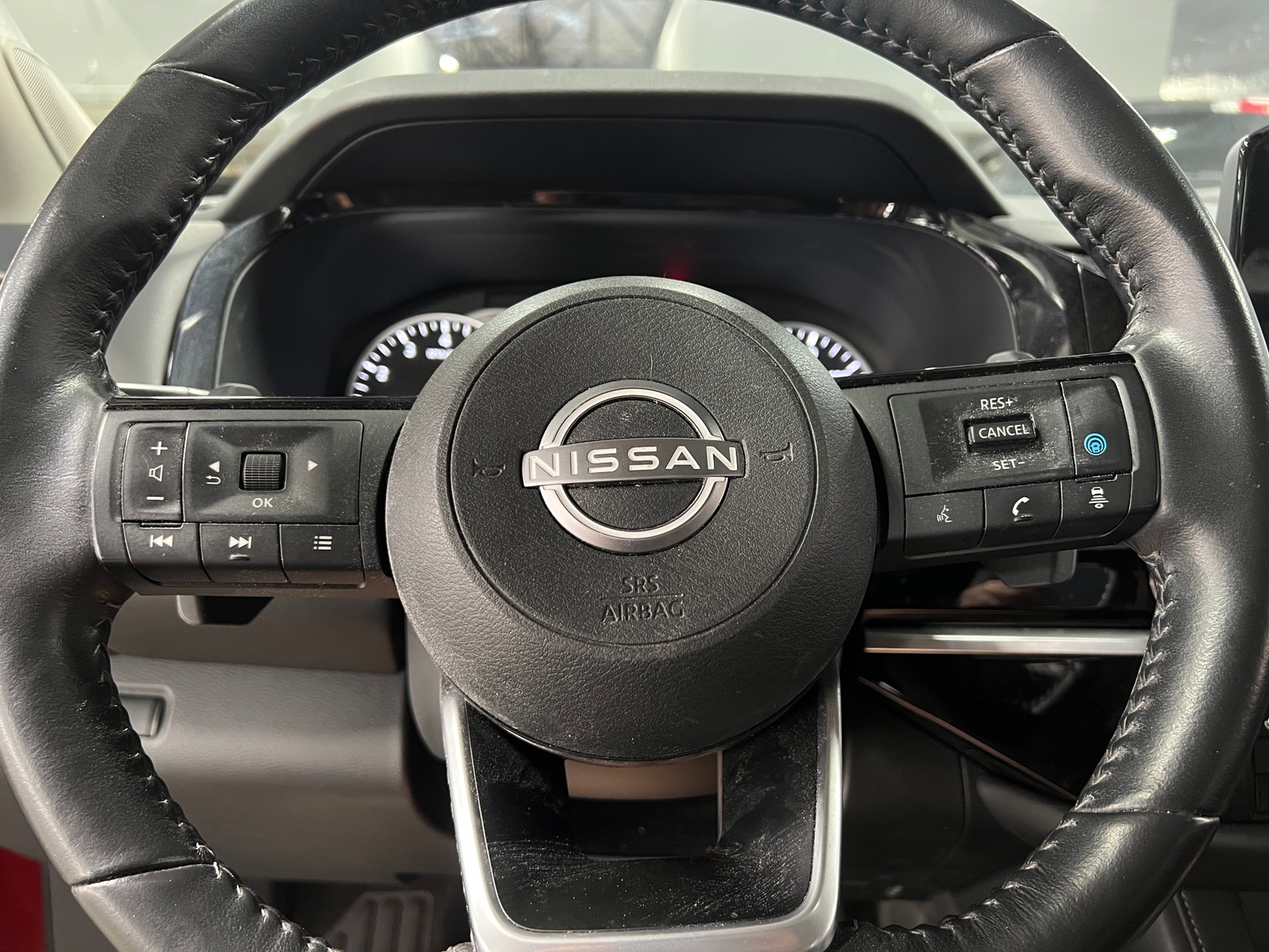 Thumbnail: 2022 Nissan Pathfinder - 4