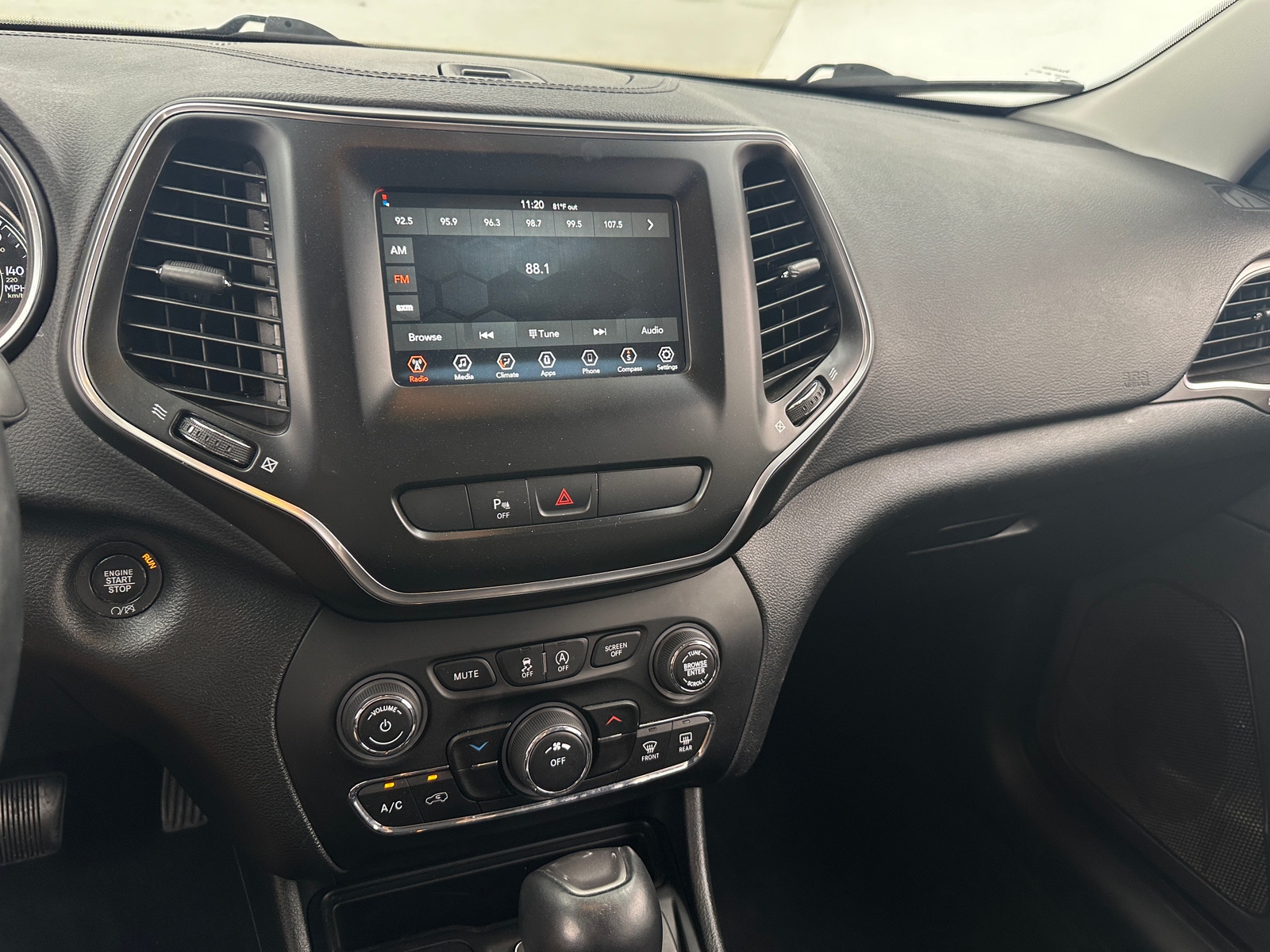 Thumbnail: 2019 Jeep Cherokee - 4