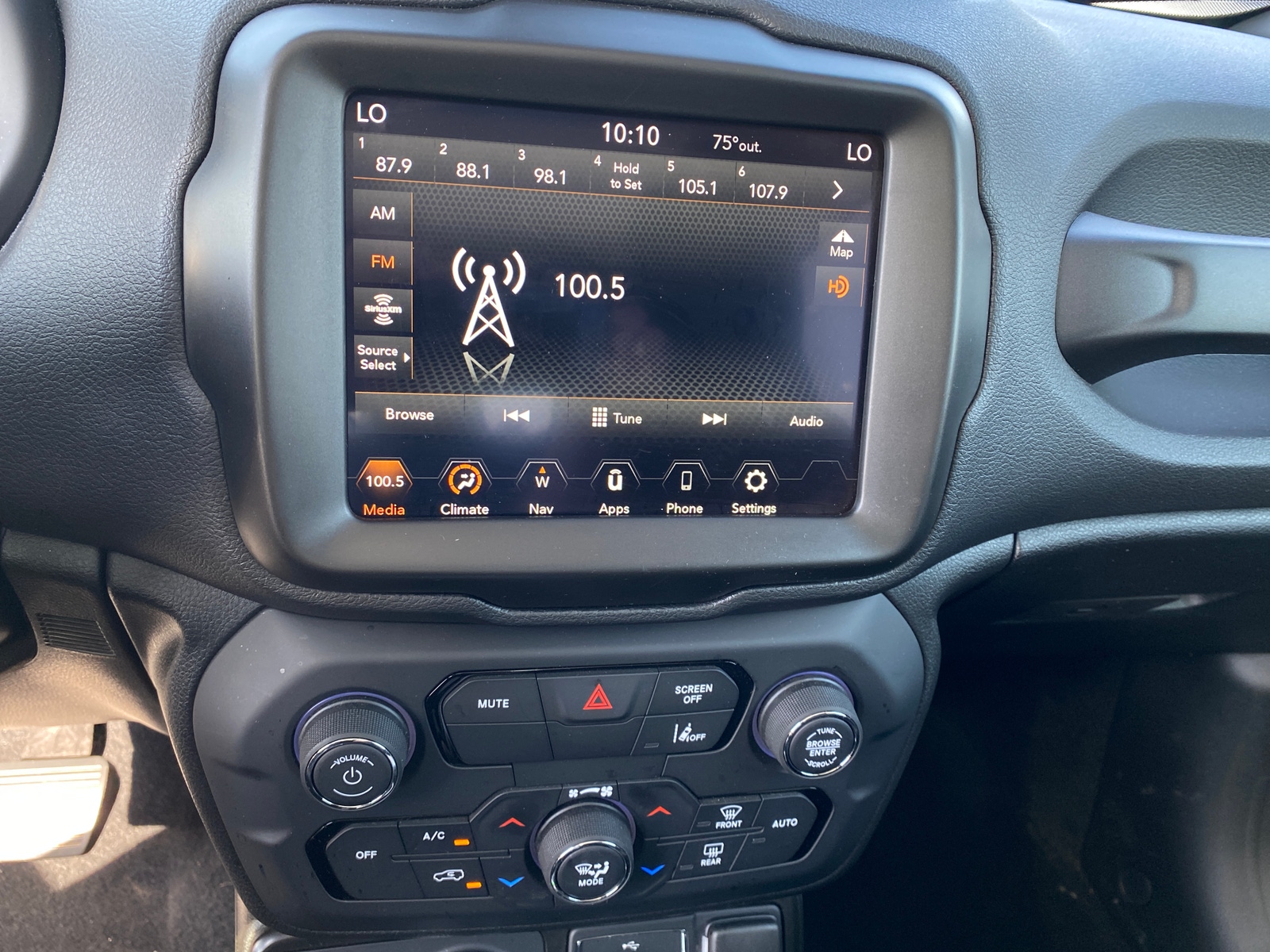 Thumbnail: 2022 Jeep Renegade - 4