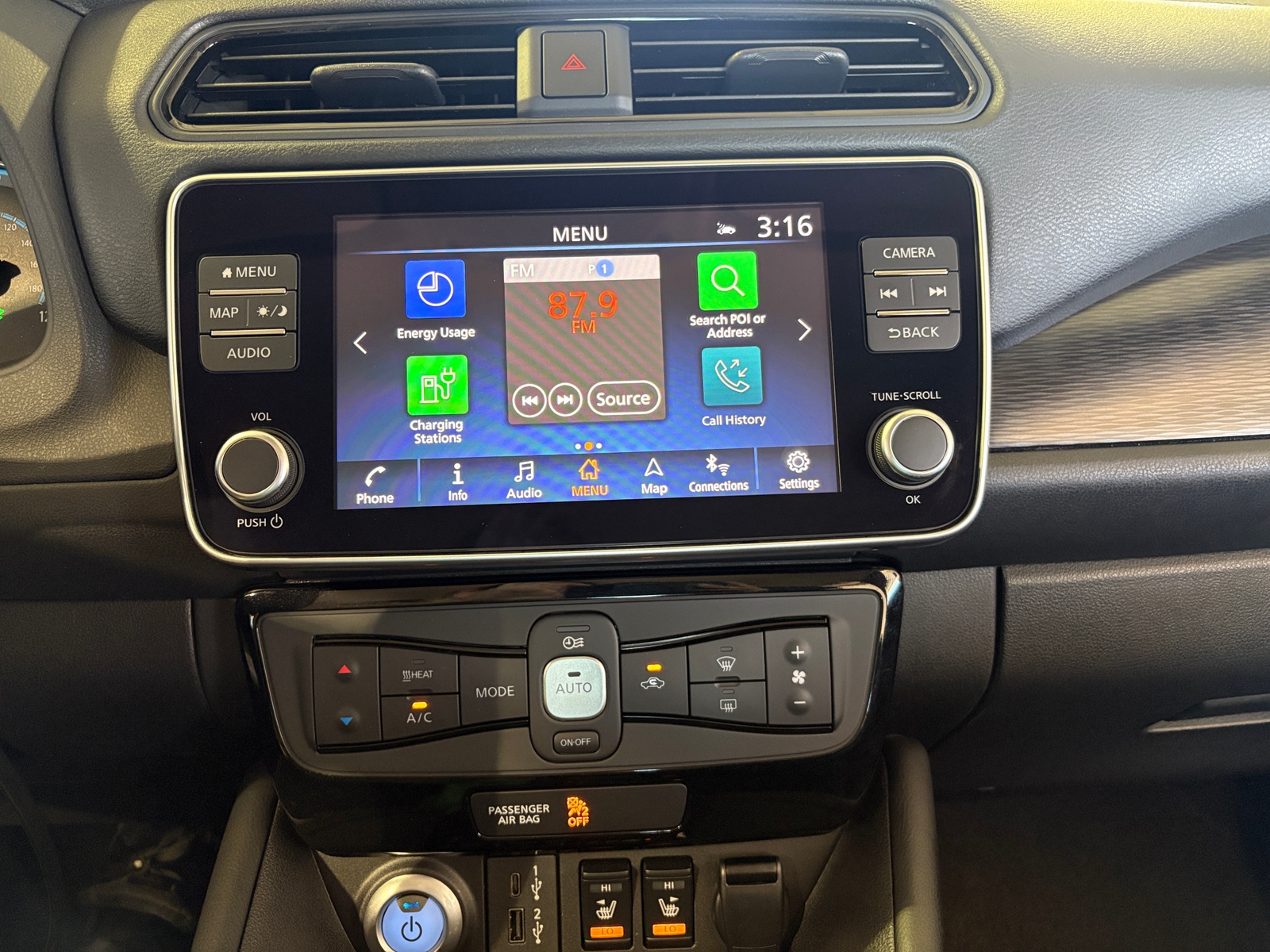 Thumbnail: 2022 Nissan Leaf - 4