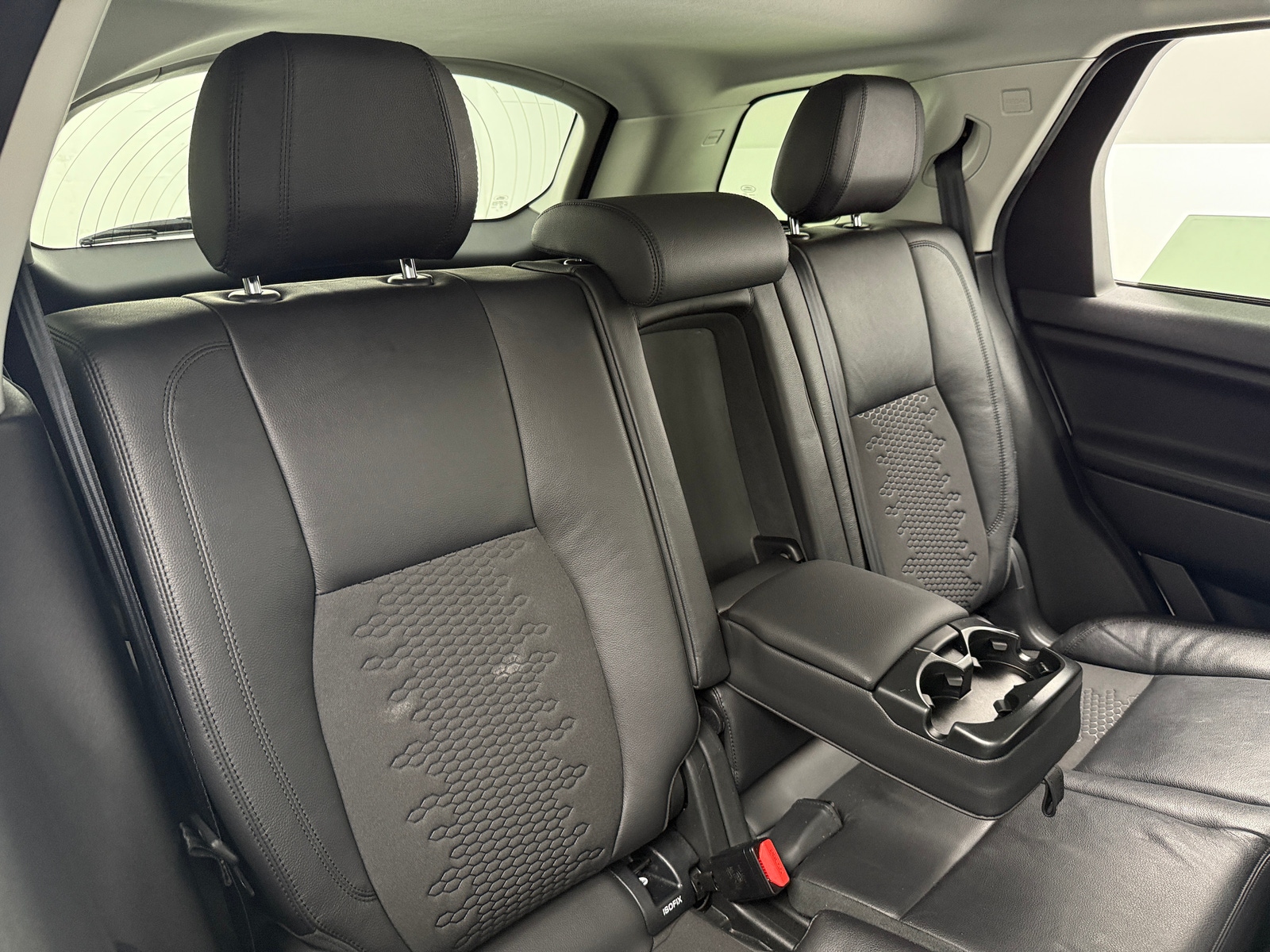 Thumbnail: 2018 Land Rover Discovery Sport - 5