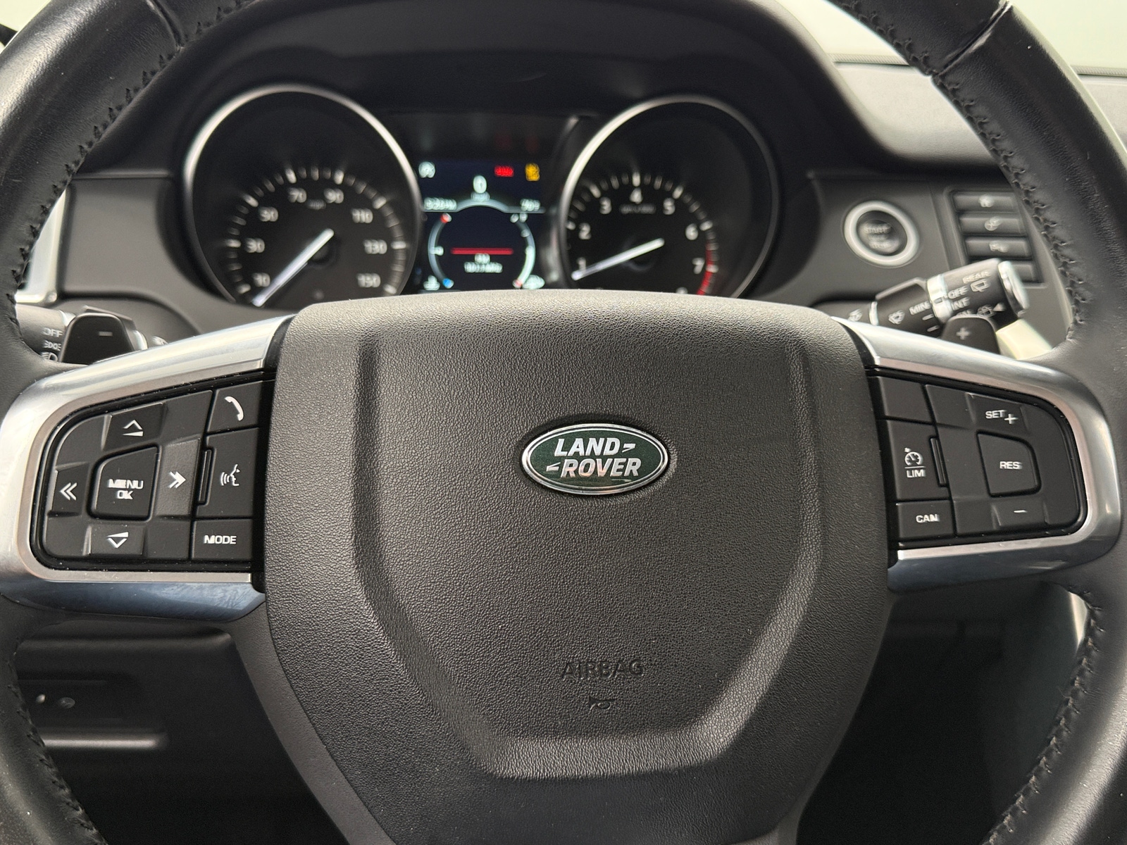Thumbnail: 2018 Land Rover Discovery Sport - 4
