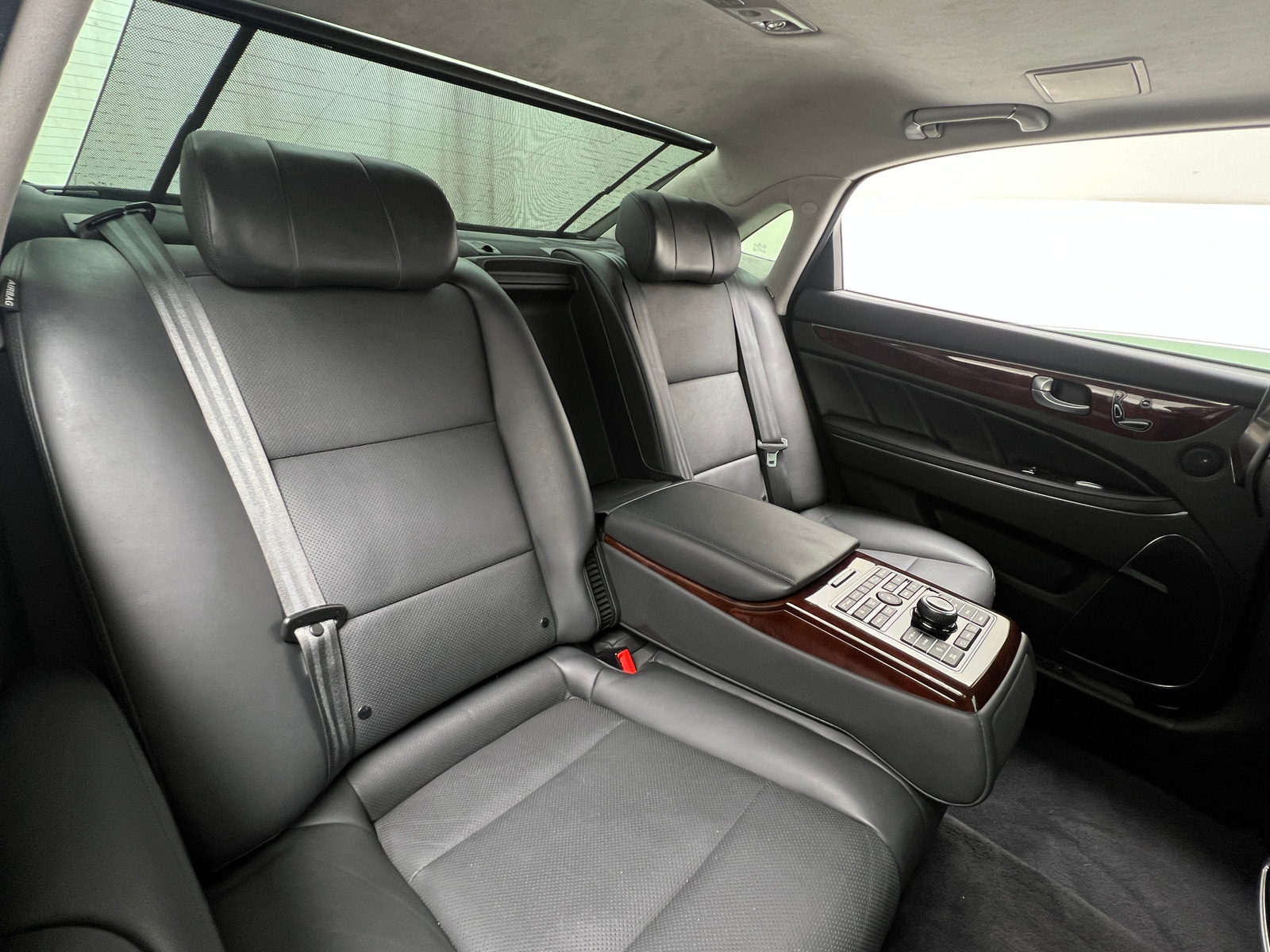 Thumbnail: 2016 Hyundai Equus - 5