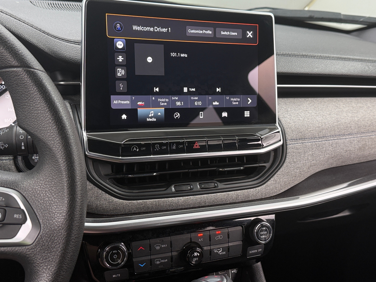 Thumbnail: 2023 Jeep Compass - 4