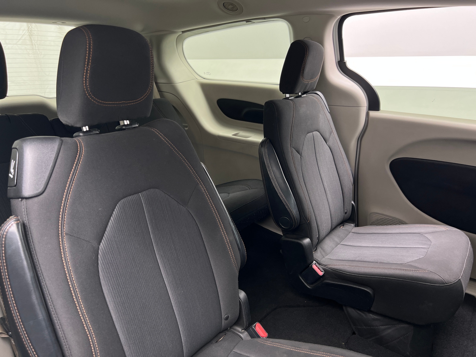 Thumbnail: 2017 Chrysler Pacifica - 6