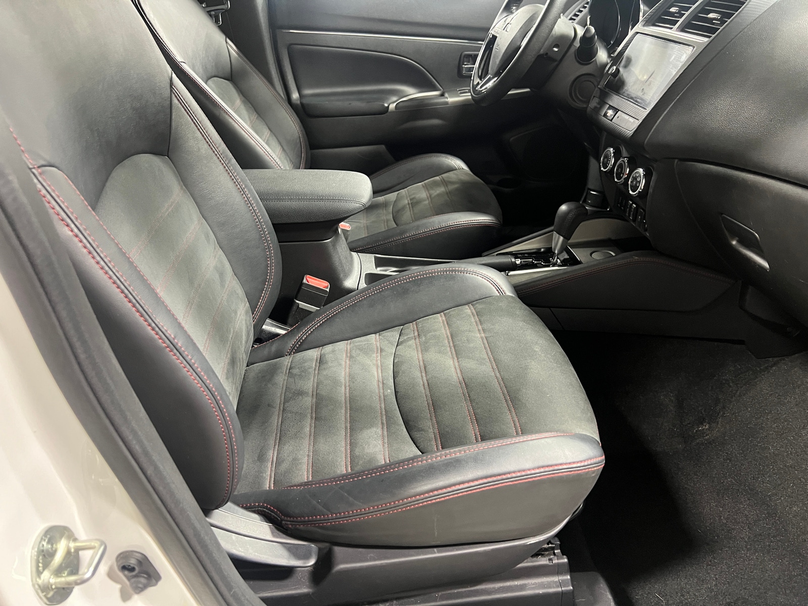 Thumbnail: 2018 Mitsubishi Outlander Sport - 2