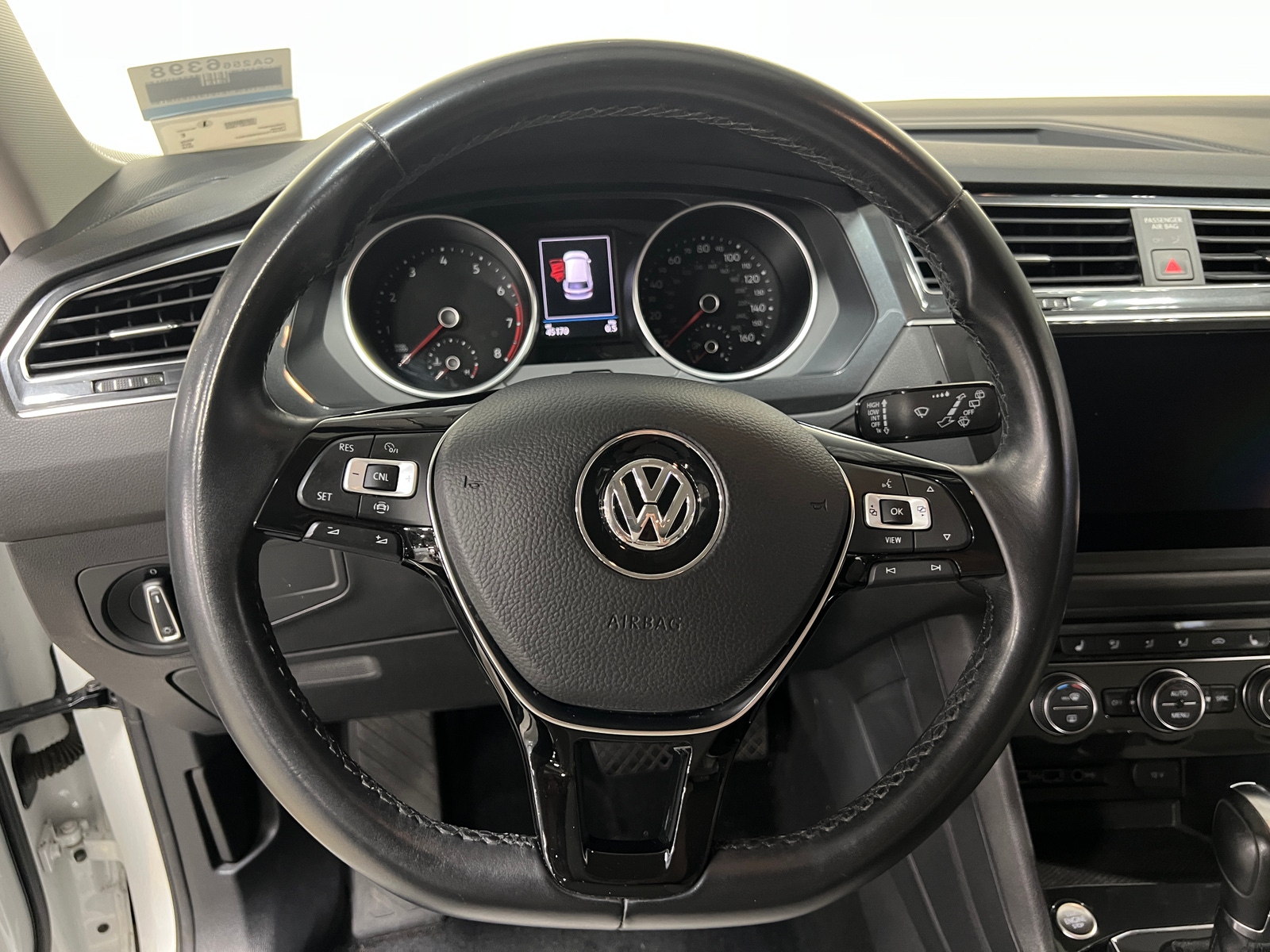 Thumbnail: 2019 Volkswagen Tiguan - 4