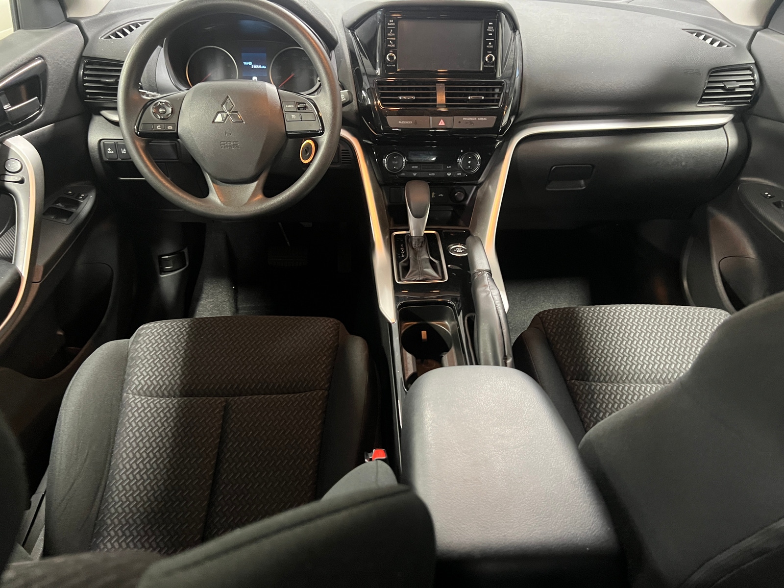 Thumbnail: 2024 Mitsubishi Eclipse Cross - 3
