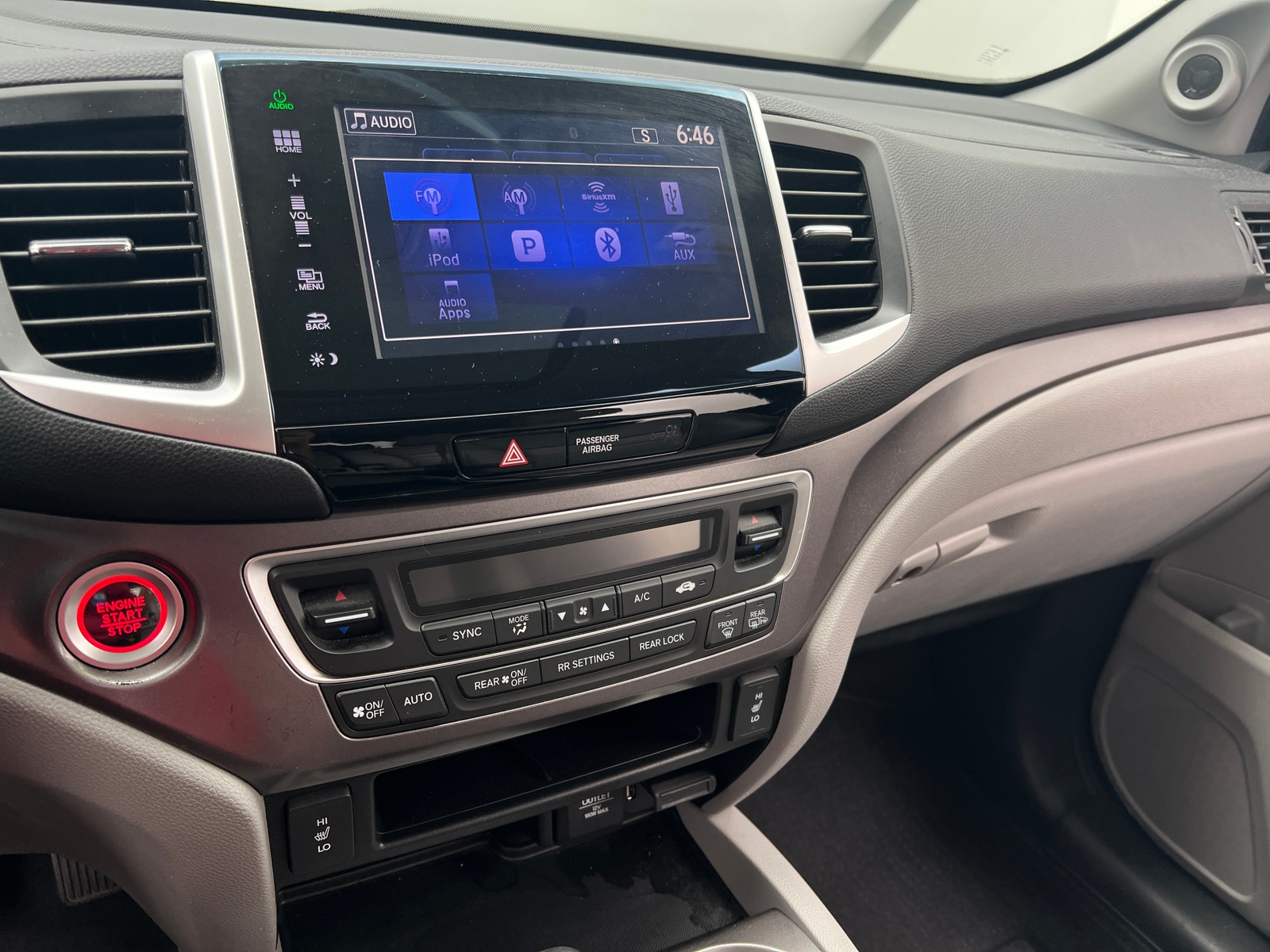 Thumbnail: 2016 Honda Pilot - 3