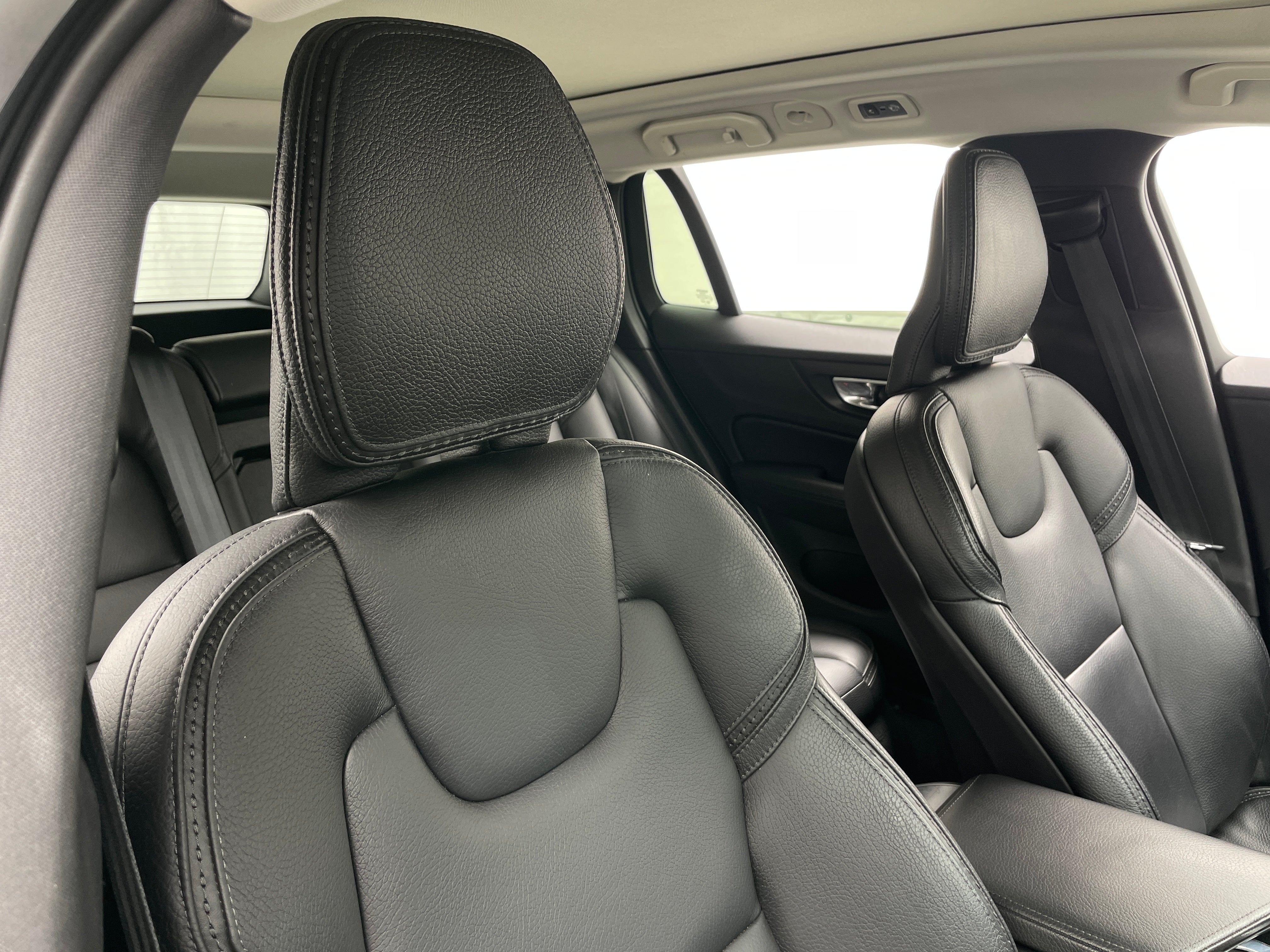 2020 Volvo V60 Cross Country