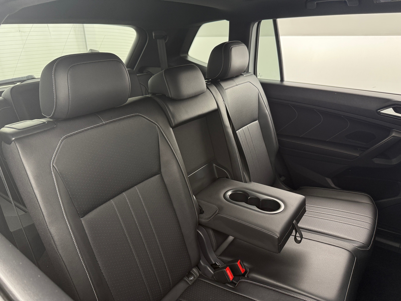 Thumbnail: 2022 Volkswagen Tiguan - 5