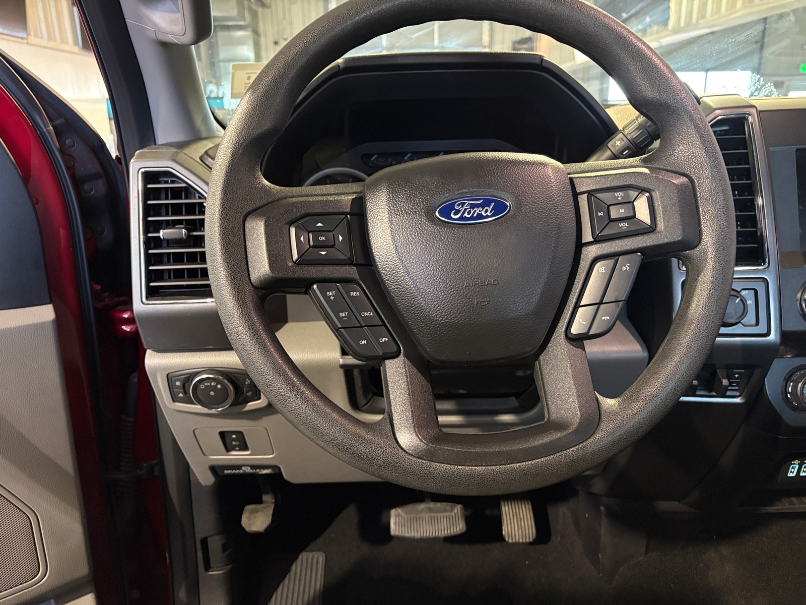Thumbnail: 2019 Ford Econoline - 5