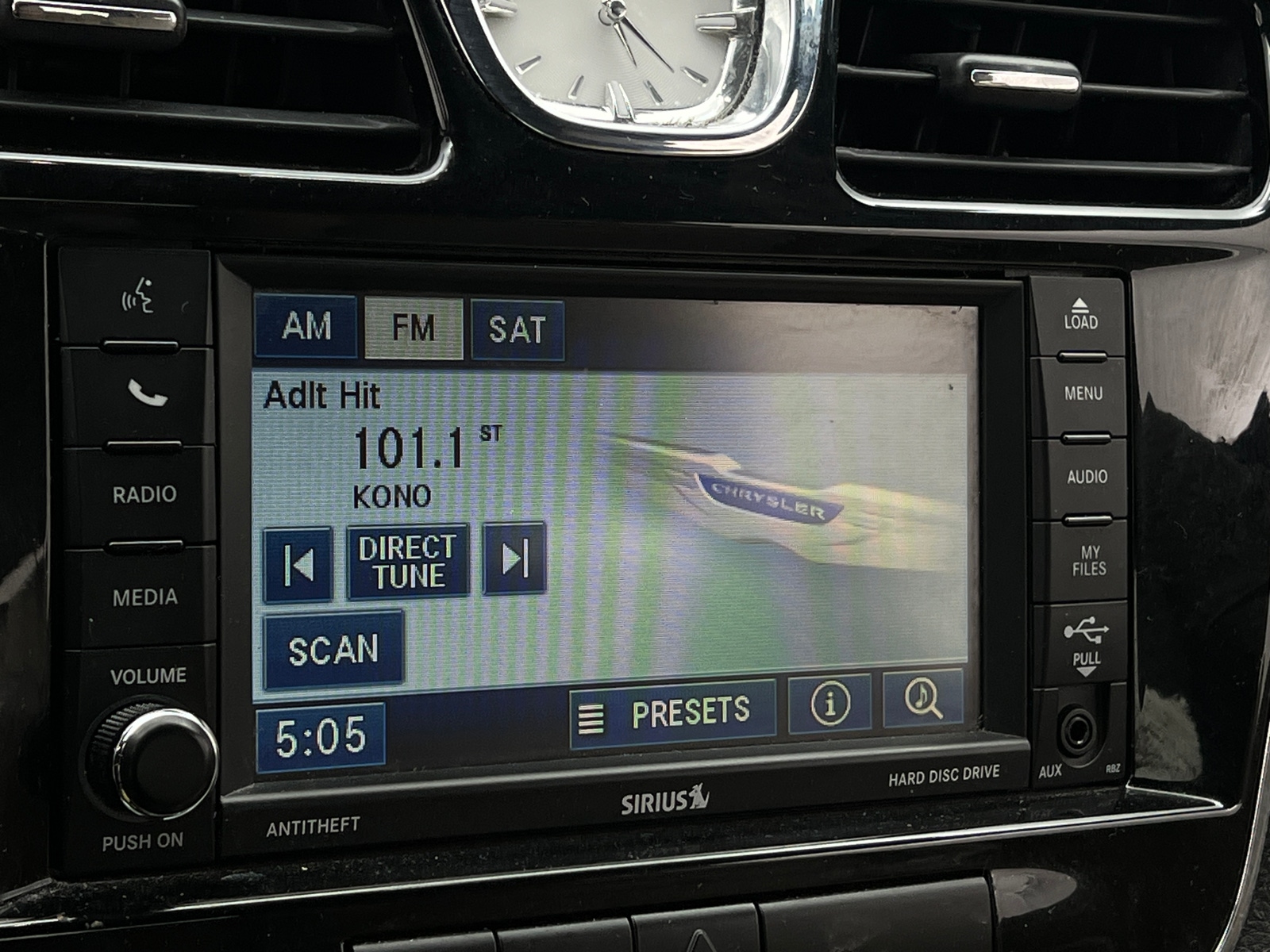 Thumbnail: 2012 Chrysler 200 - 4