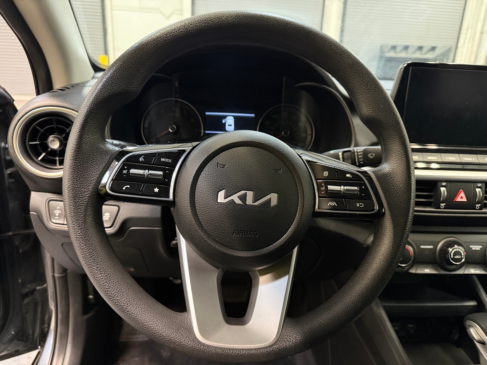 Thumbnail: 2023 Kia Forte - 5