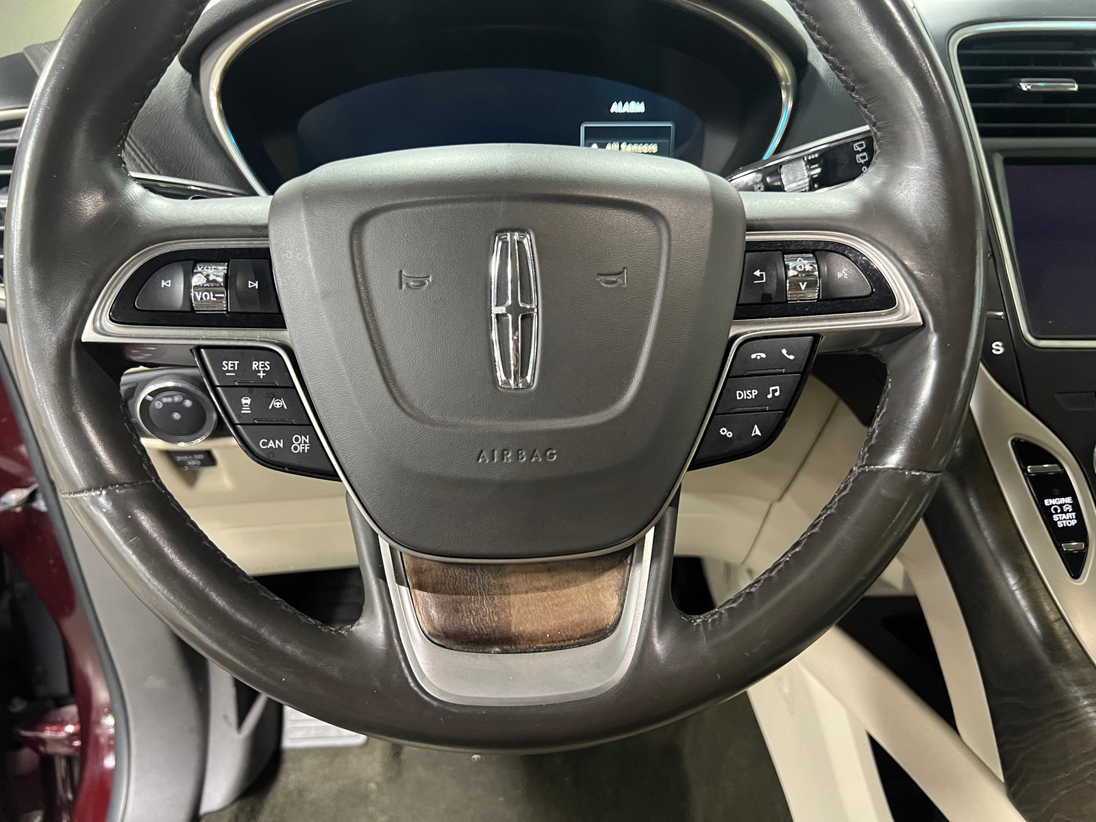 Thumbnail: 2020 Lincoln Nautilus - 4